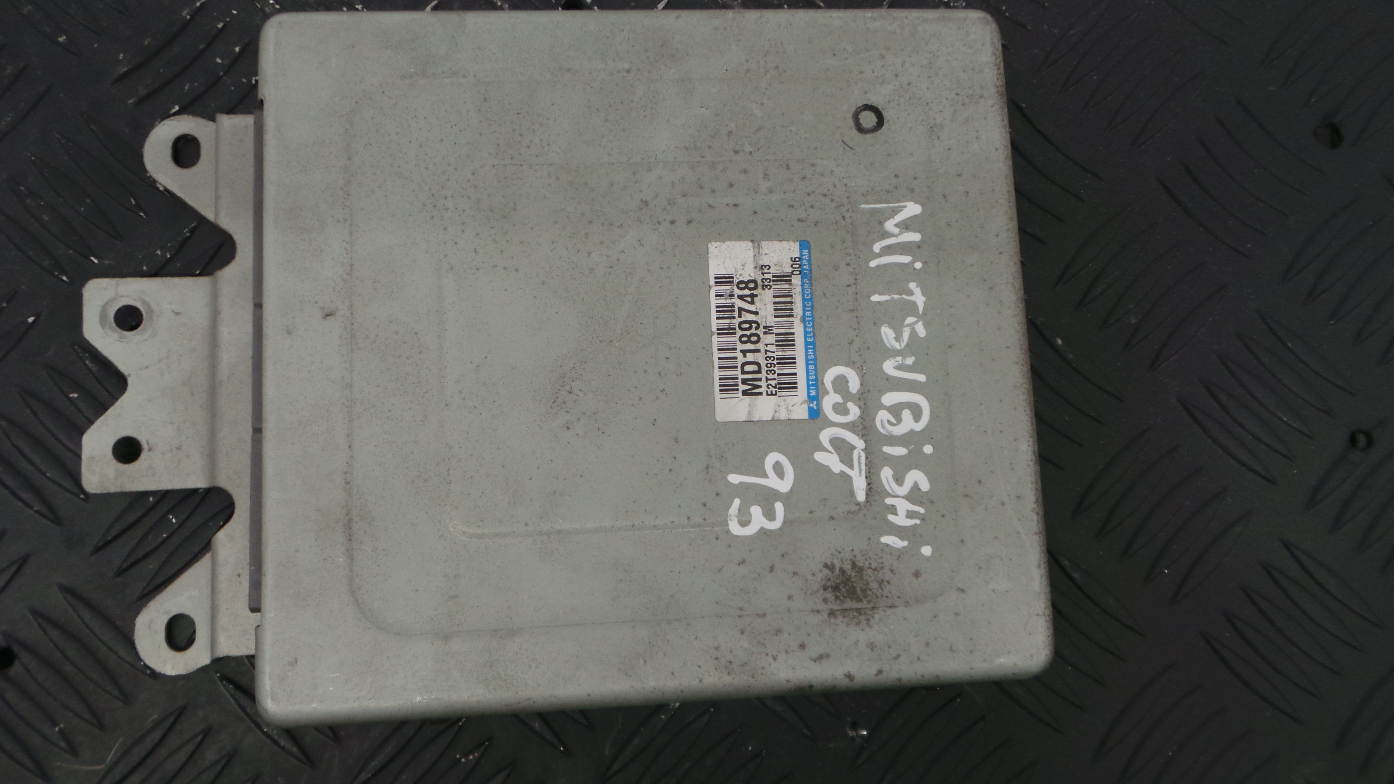 Centralina do Motor 189748 - MITSUBISHI COLT IV (CA_A), COLT Mk IV (CA_A)-33159921