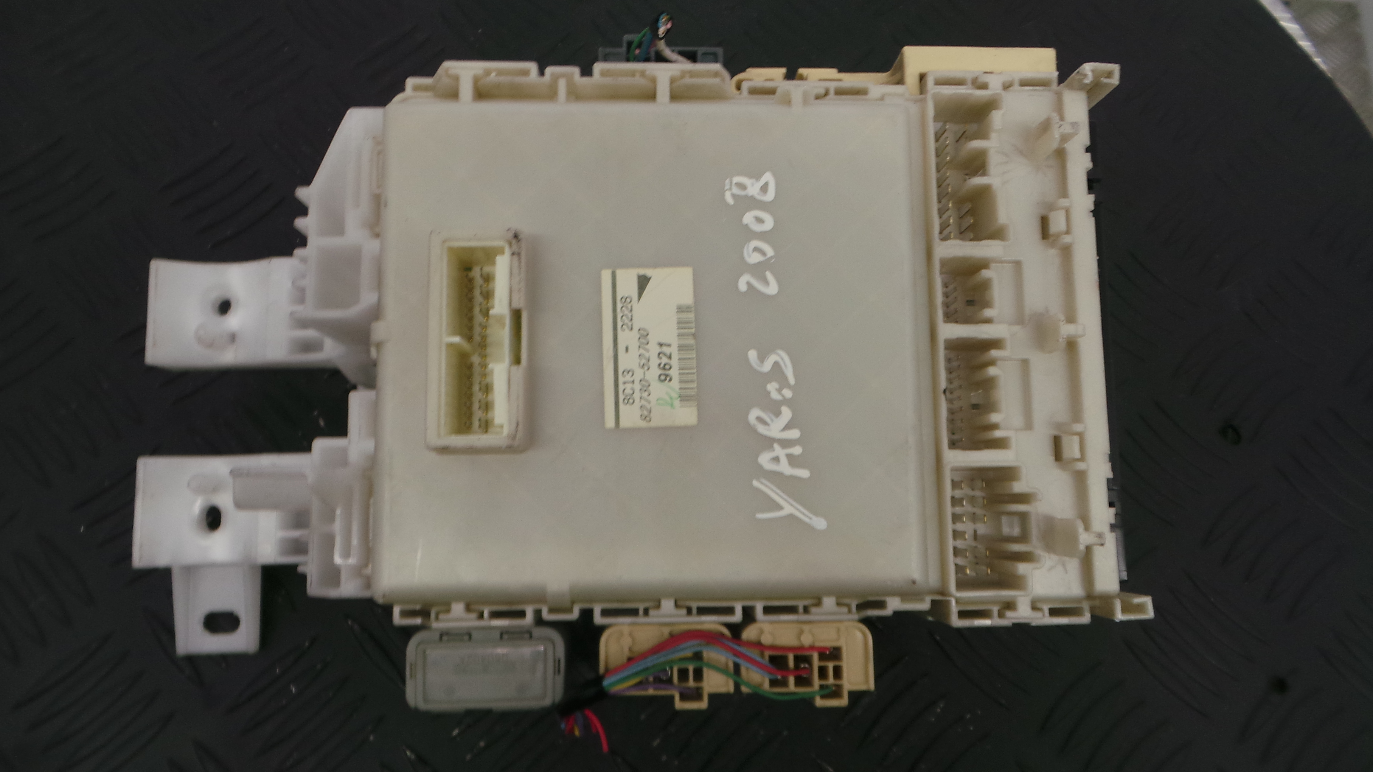 Caixa dos Fusíveis / BSI / UCH / SAM 82730-52700 - TOYOTA YARIS (_P9_), YARIS/VITZ (_P9_)-33160433 Caixa dos Fusíveis / BSI / UCH / SAM 82730-52700 - TOYOTA YARIS (_P9_), YARIS/VITZ (_P9_)-33160433