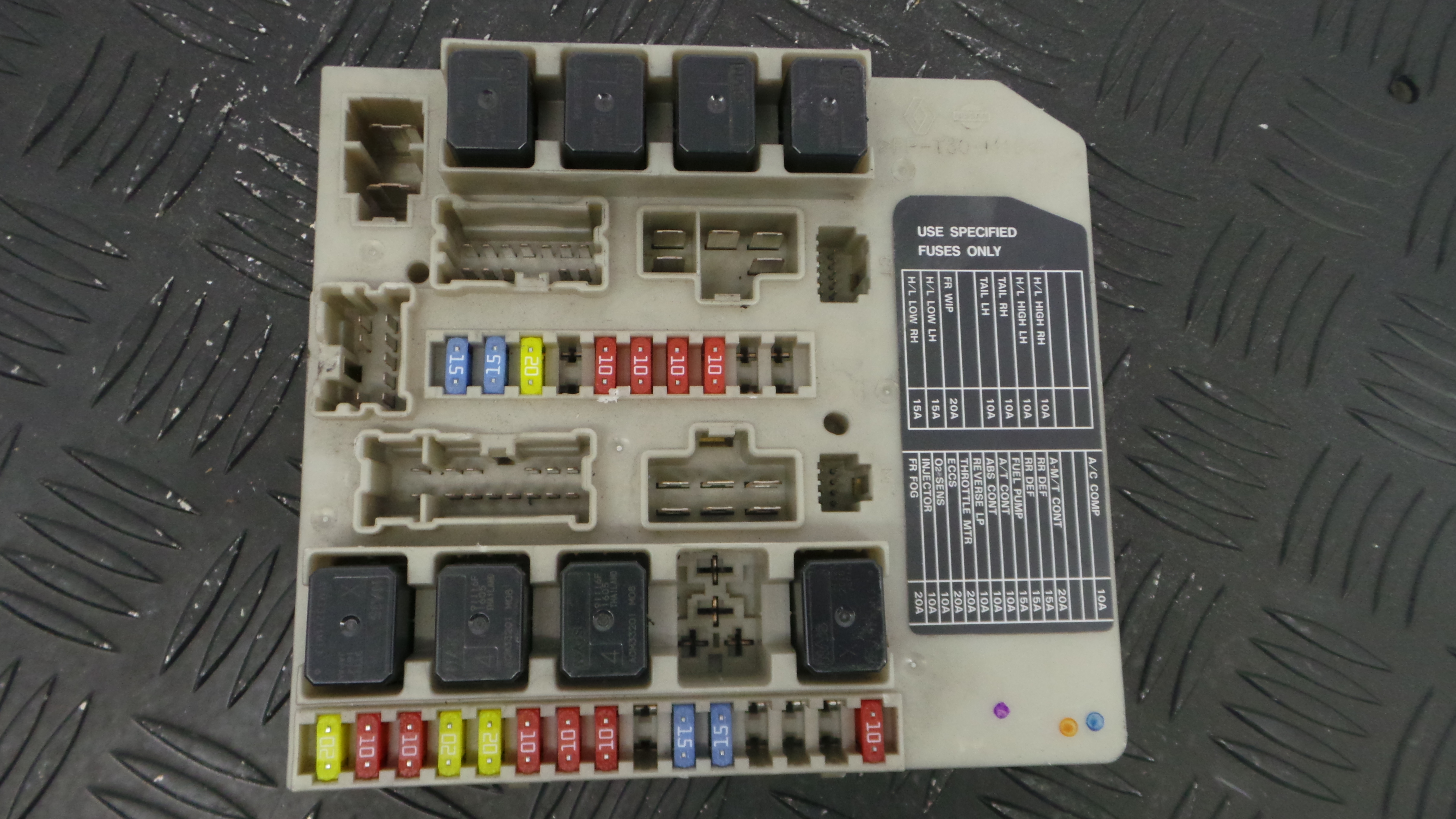 Caixa dos Fusíveis / BSI / UCH / SAM  - NISSAN MICRA IV (K13K, K13KK)-33160615