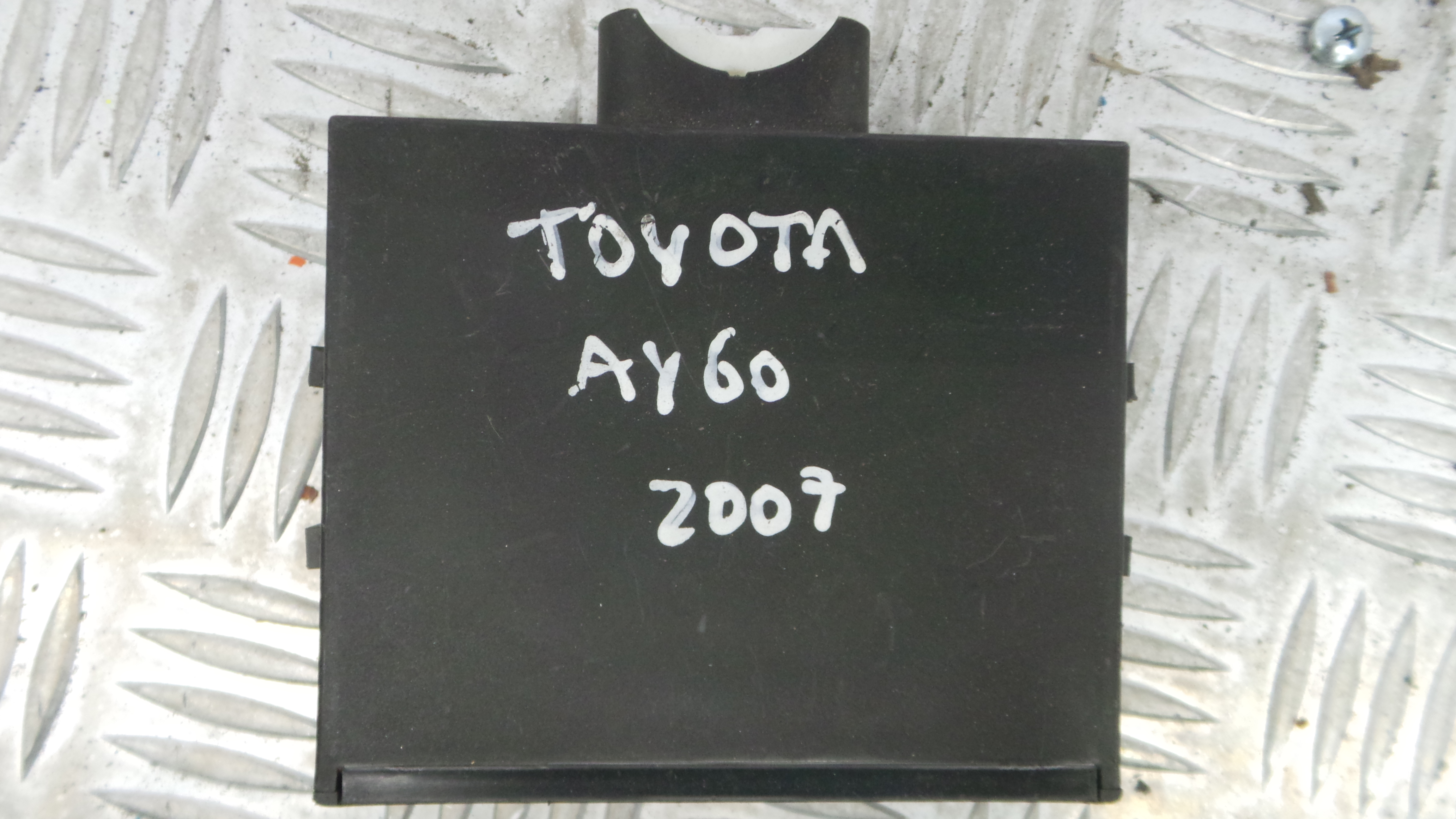 Centralina do Fecho Central 89740-0H011 - TOYOTA AYGO (_B1_)-33172444 Centralina do Fecho Central 89740-0H011 - TOYOTA AYGO (_B1_)-33172444