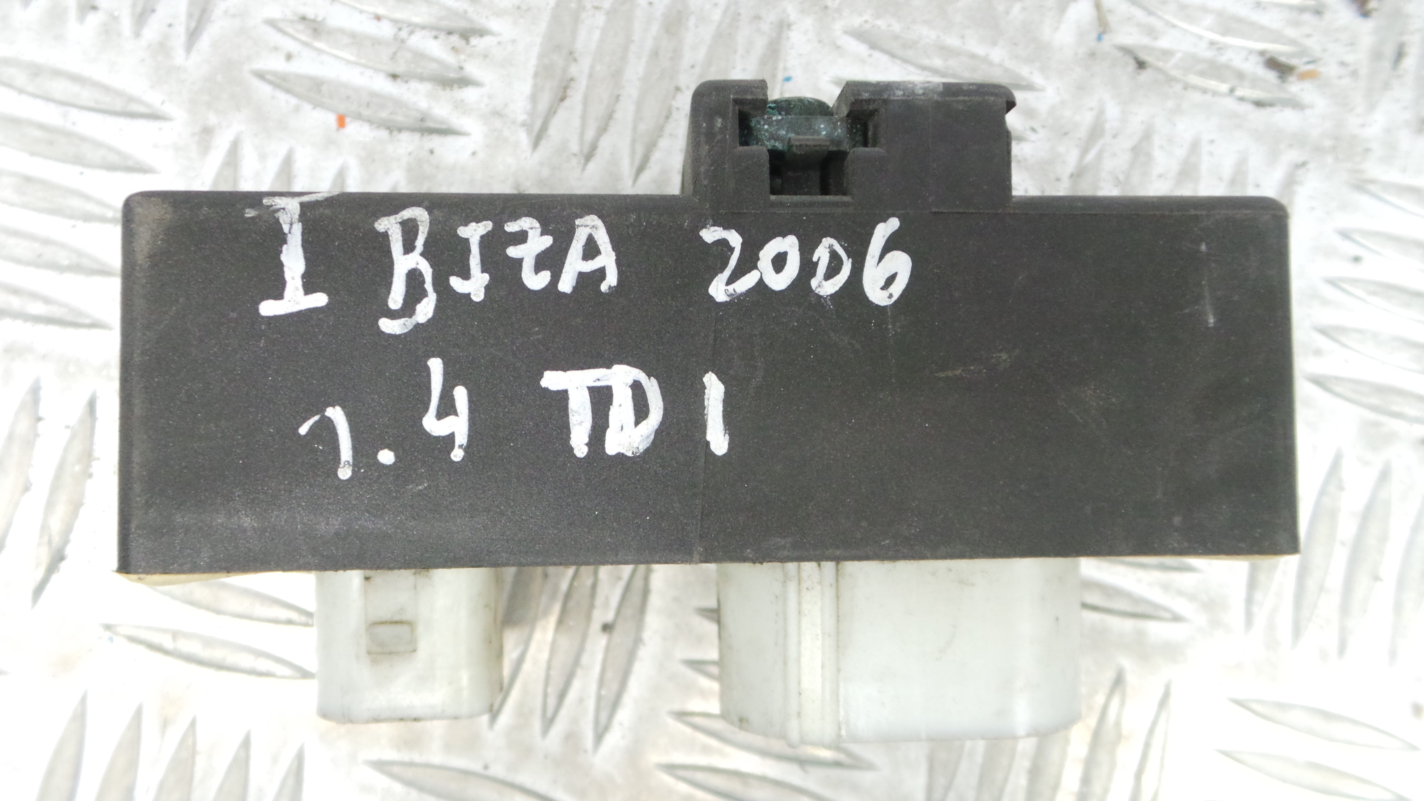 Relé 1J0919506M - SEAT IBIZA III (6L1), IBIZA Mk III (6L1)-33172475 Relé 1J0919506M - SEAT IBIZA III (6L1), IBIZA Mk III (6L1)-33172475