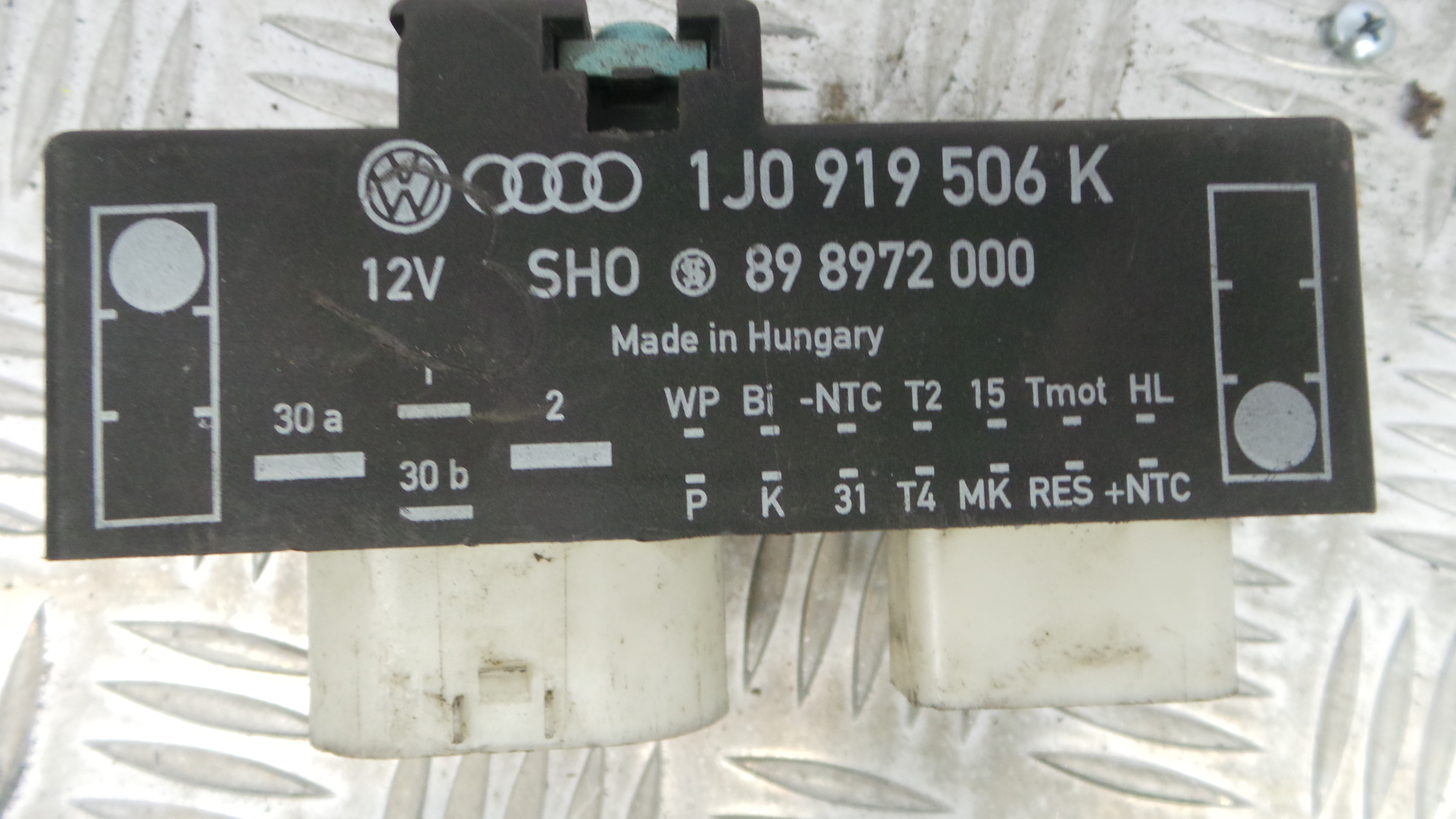 Relé 1J0919506K - AUDI A3 (8L1)-33172524