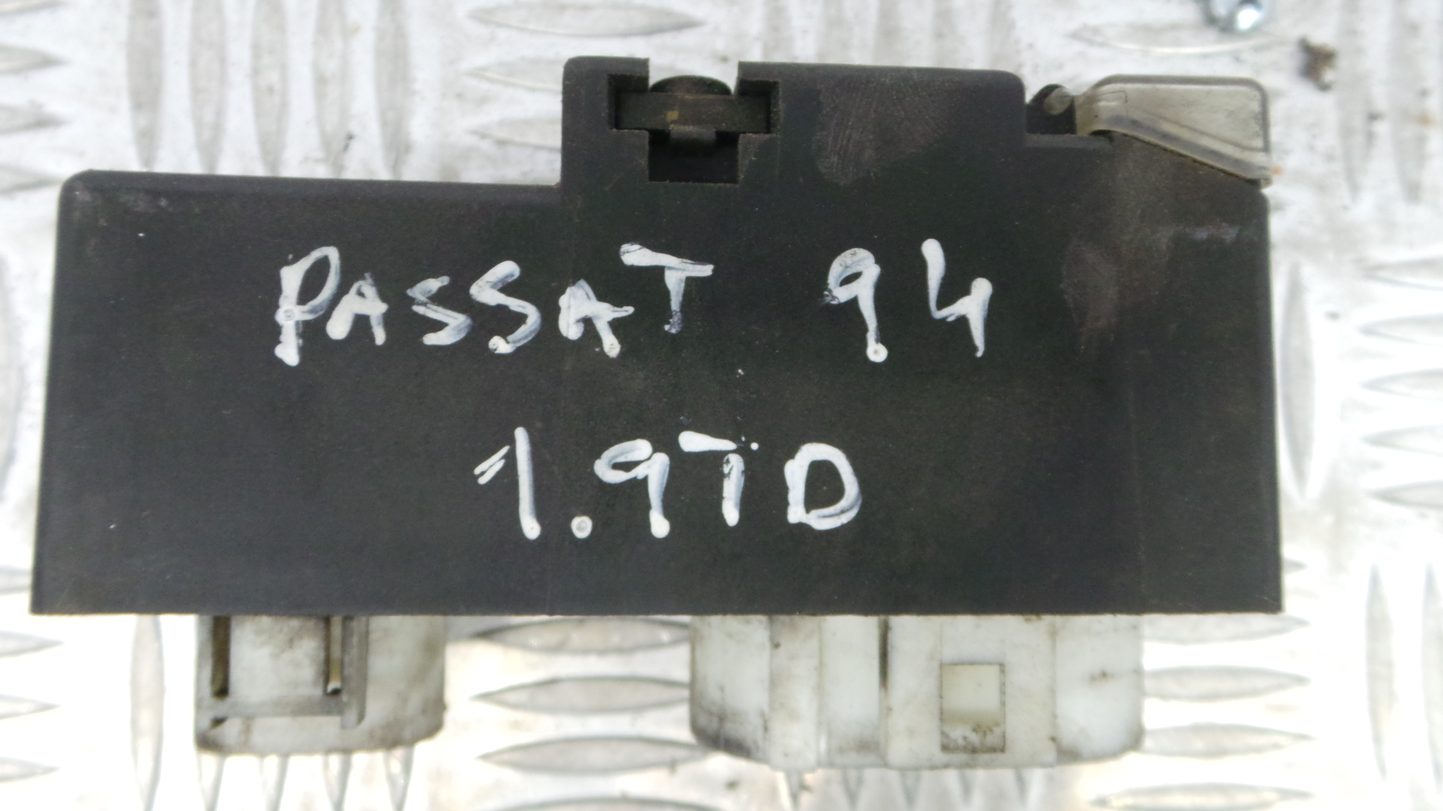 Relé 1H0919506 - VW PASSAT B3/B4 (3A2, 35I)-33172539