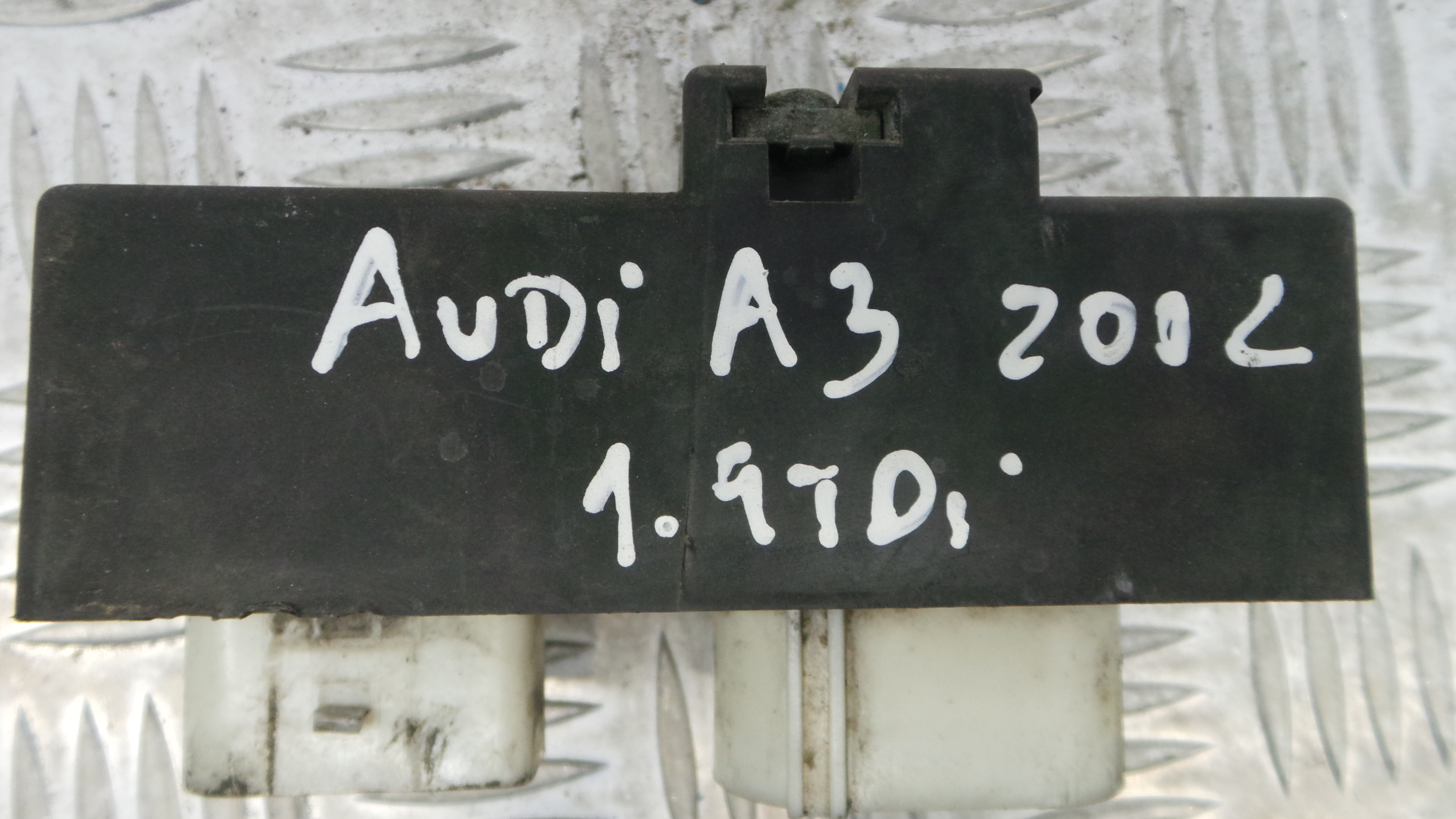 Relé 1J0919506K - AUDI A3 (8L1)-33172580