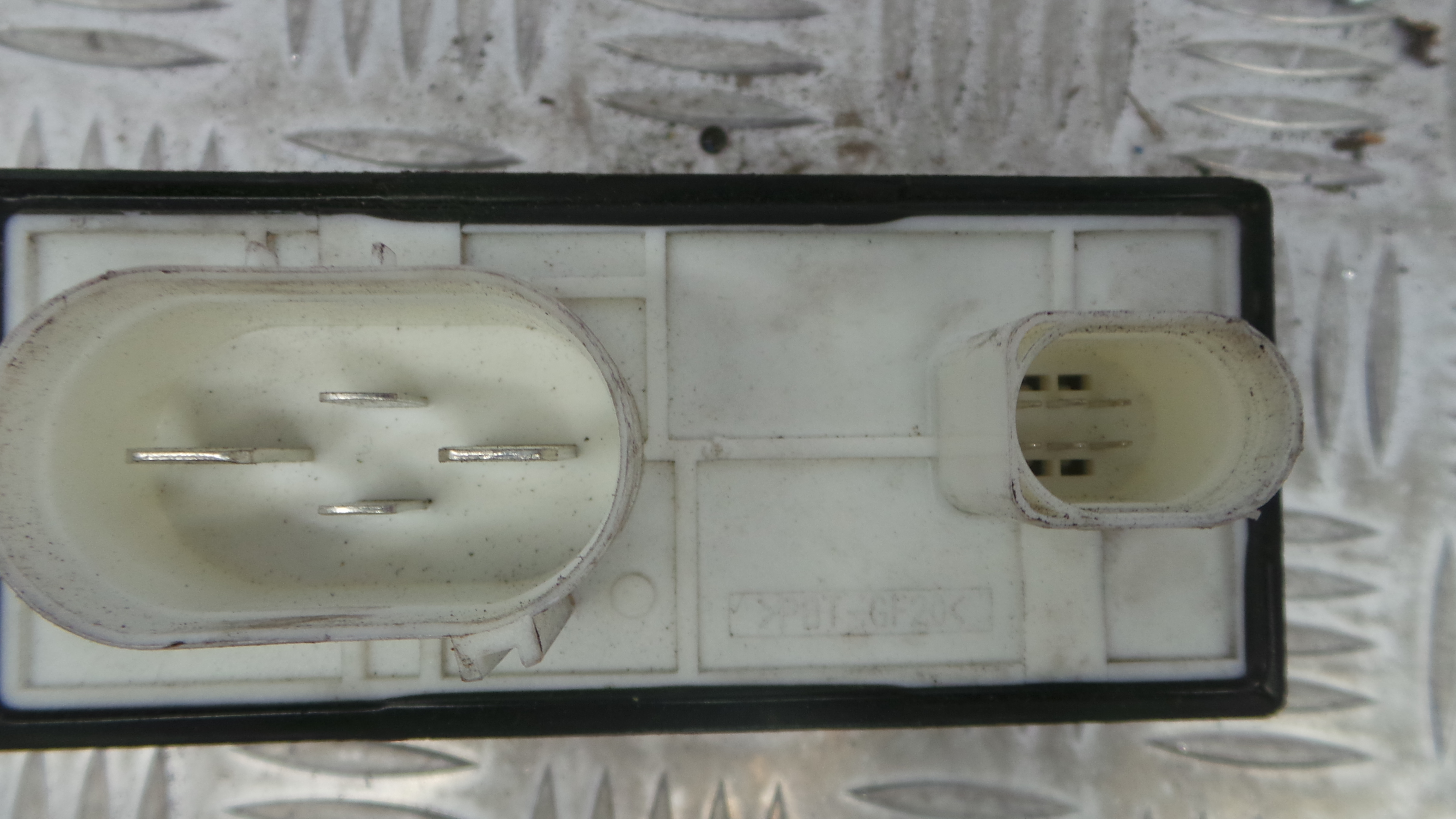 Relé 75898967 - SEAT IBIZA IV (6J5, 6P1), IBIZA Mk IV (6J5, 6P1)-33172589