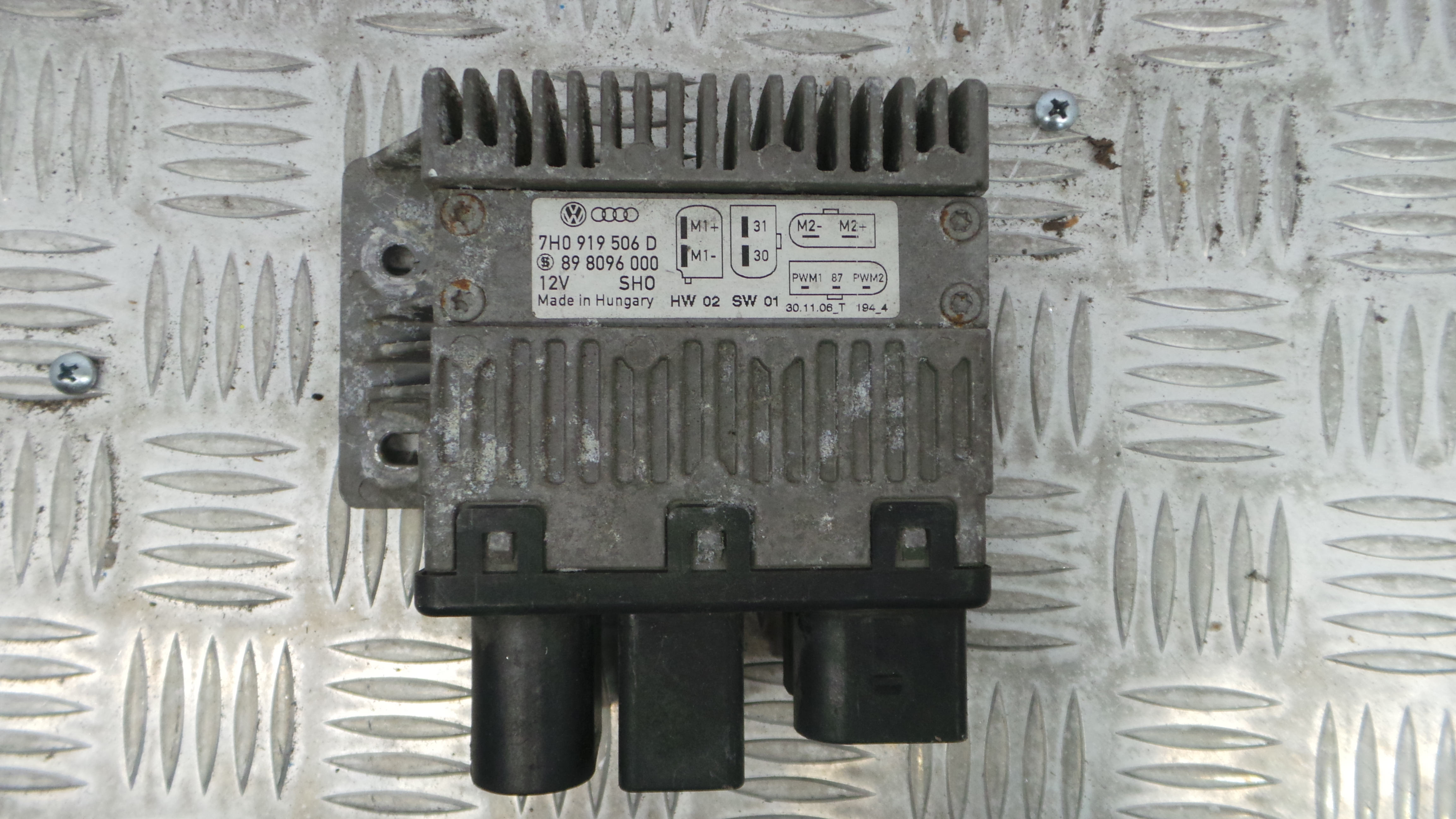 Relé 7H0919506D - VW TRANSPORTER Mk V Caixa (7HA, 7HH, 7EA, 7EH), TRANSPORTER T5 Caixa (7HA, 7HH, 7-33172601