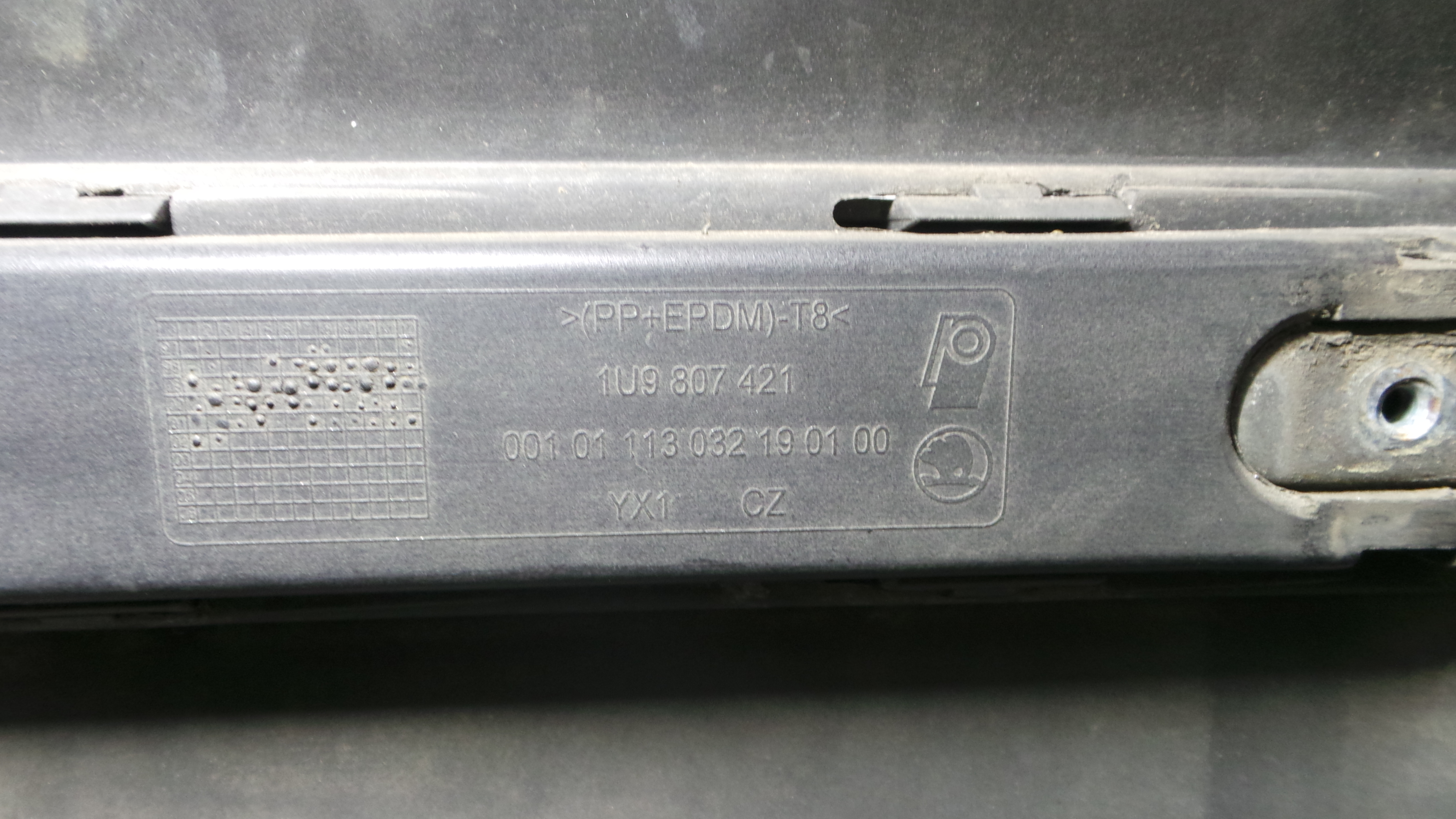 Para Choques de Trás 1U9807421 - SKODA OCTAVIA I (1U2)-33172890