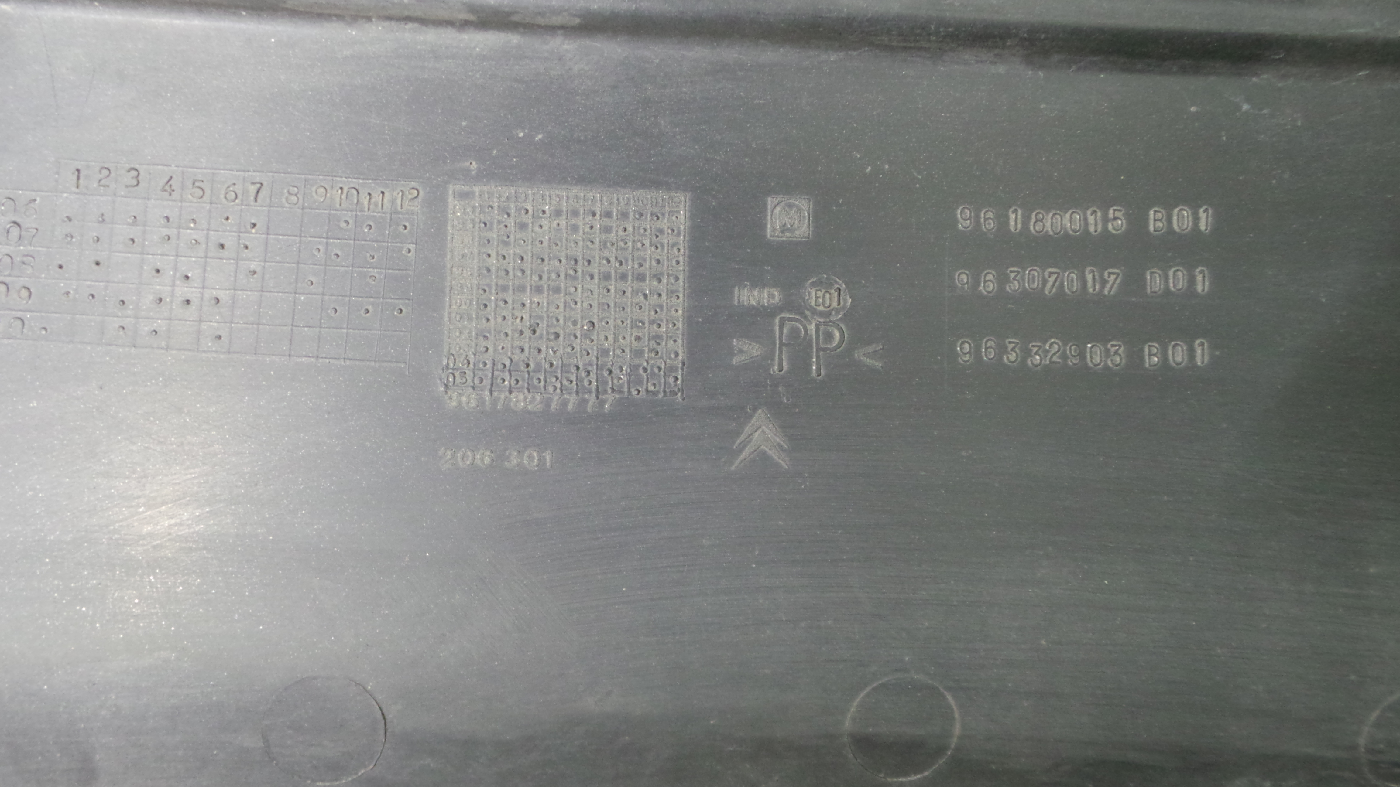 Para Choques de Trás 9617827777 - CITROËN SAXO (S0, S1)-33173109