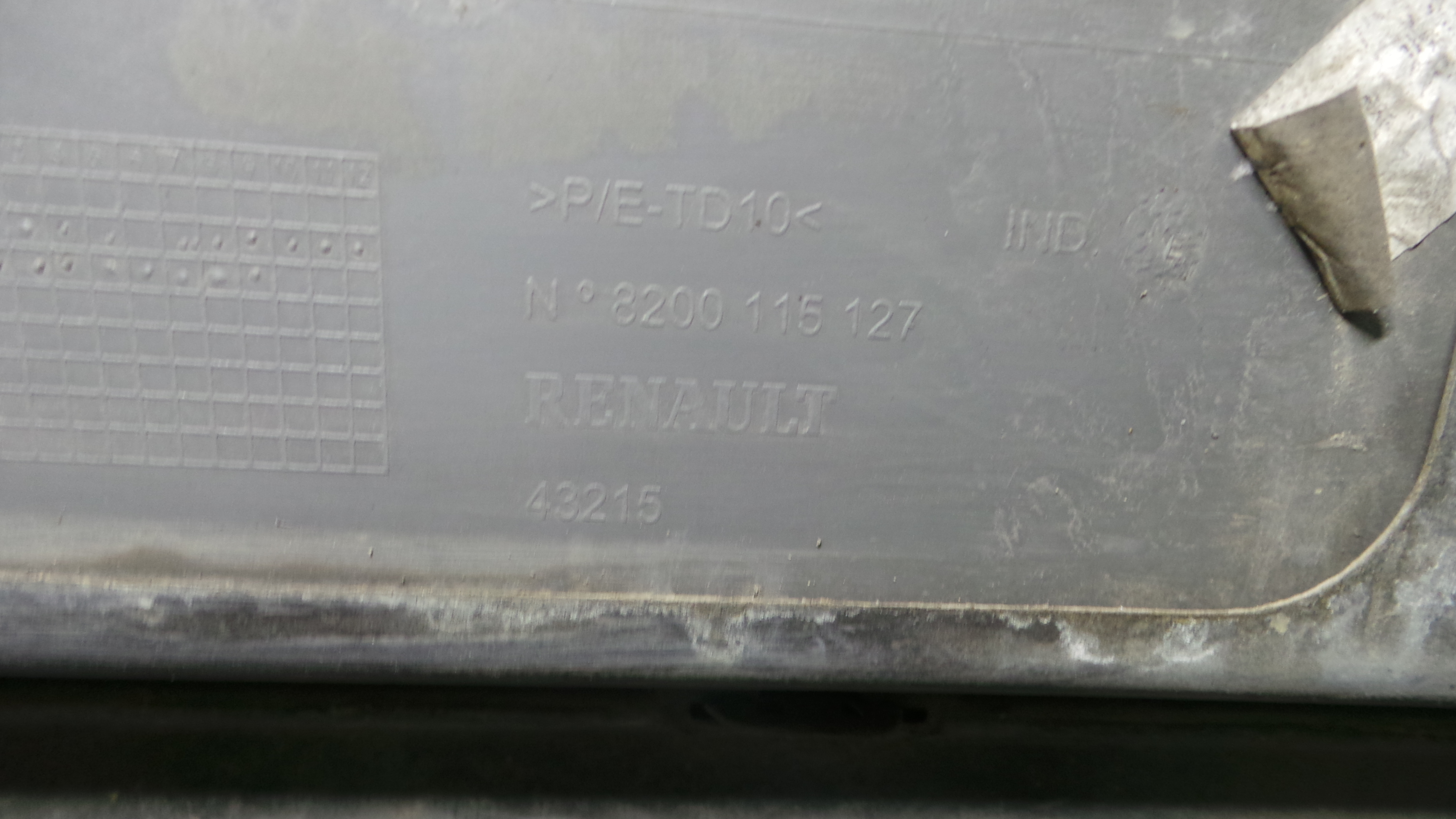 Para Choques de Trás 8200142401 - RENAULT MEGANE II (BM0/1_, CM0/1_)-33173868