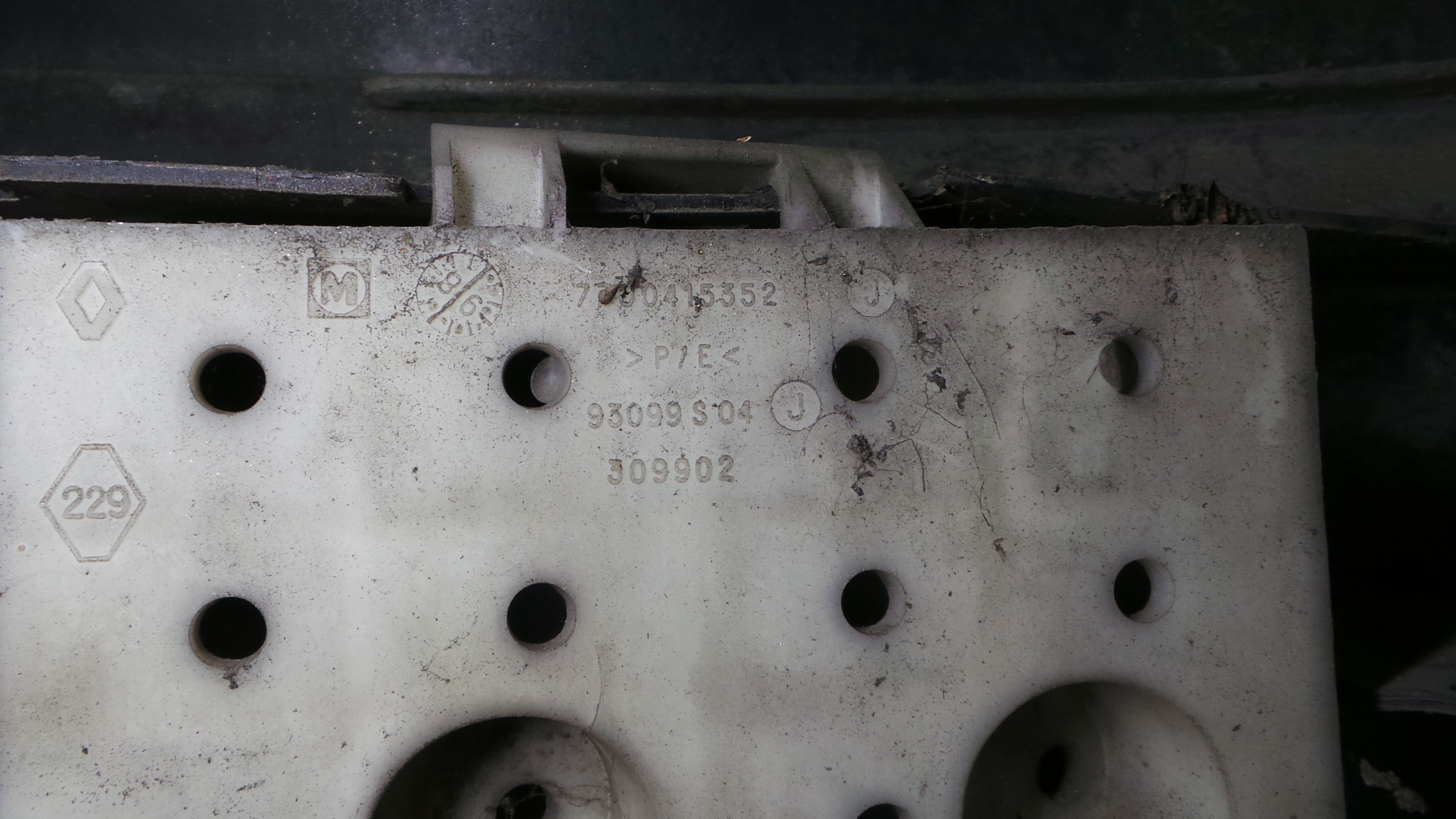 Para Choques de Trás 7700410230 - RENAULT CLIO II (BB_, CB_), CLIO Mk II (BB_, CB_)-33173875