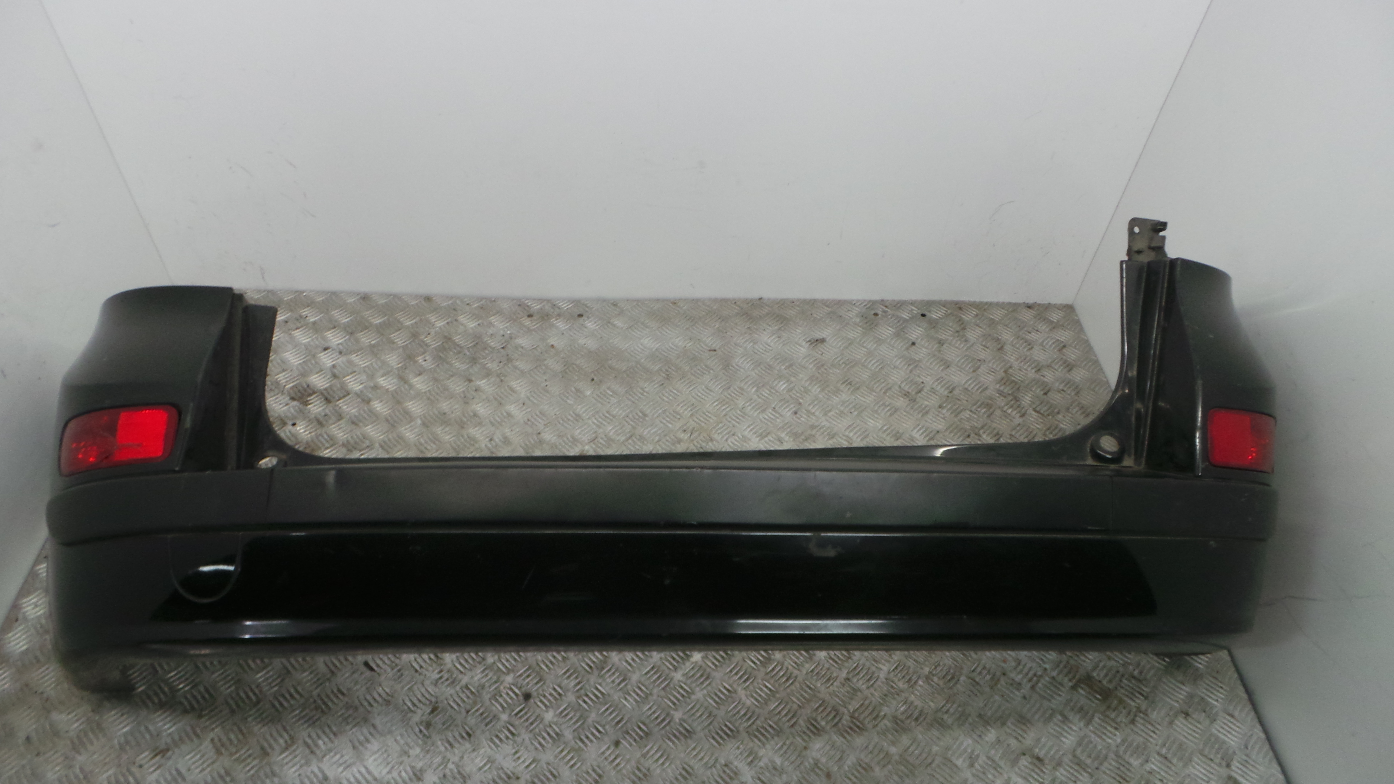 Para Choques de Trás 8200582944 - RENAULT CLIO III Grandtour (KR0/1_), CLIO III Sportour (KR0/1_)-33173943