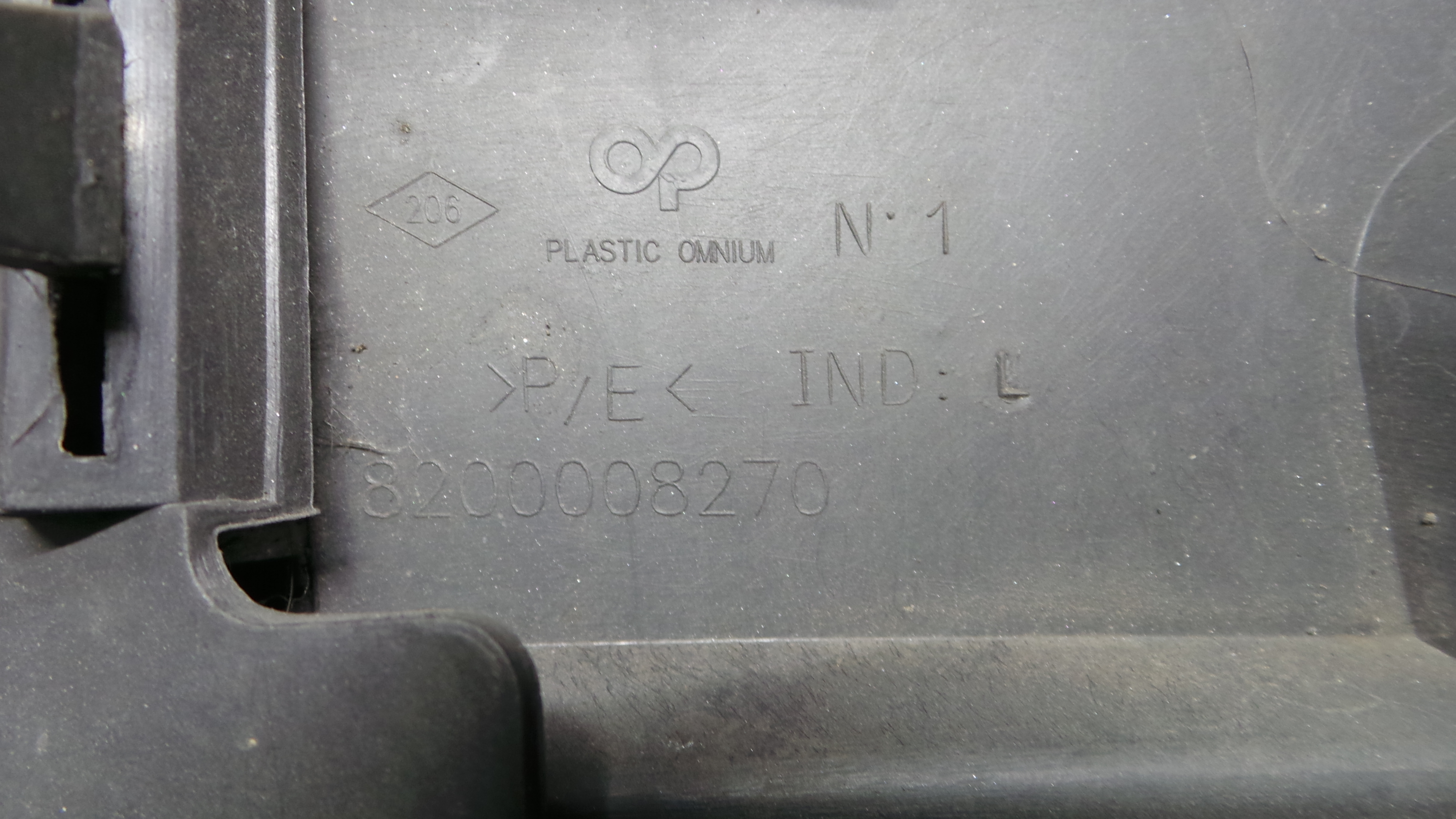 Para Choques Frente 8200009687 - RENAULT LAGUNA II (BG0/1_)-33173949