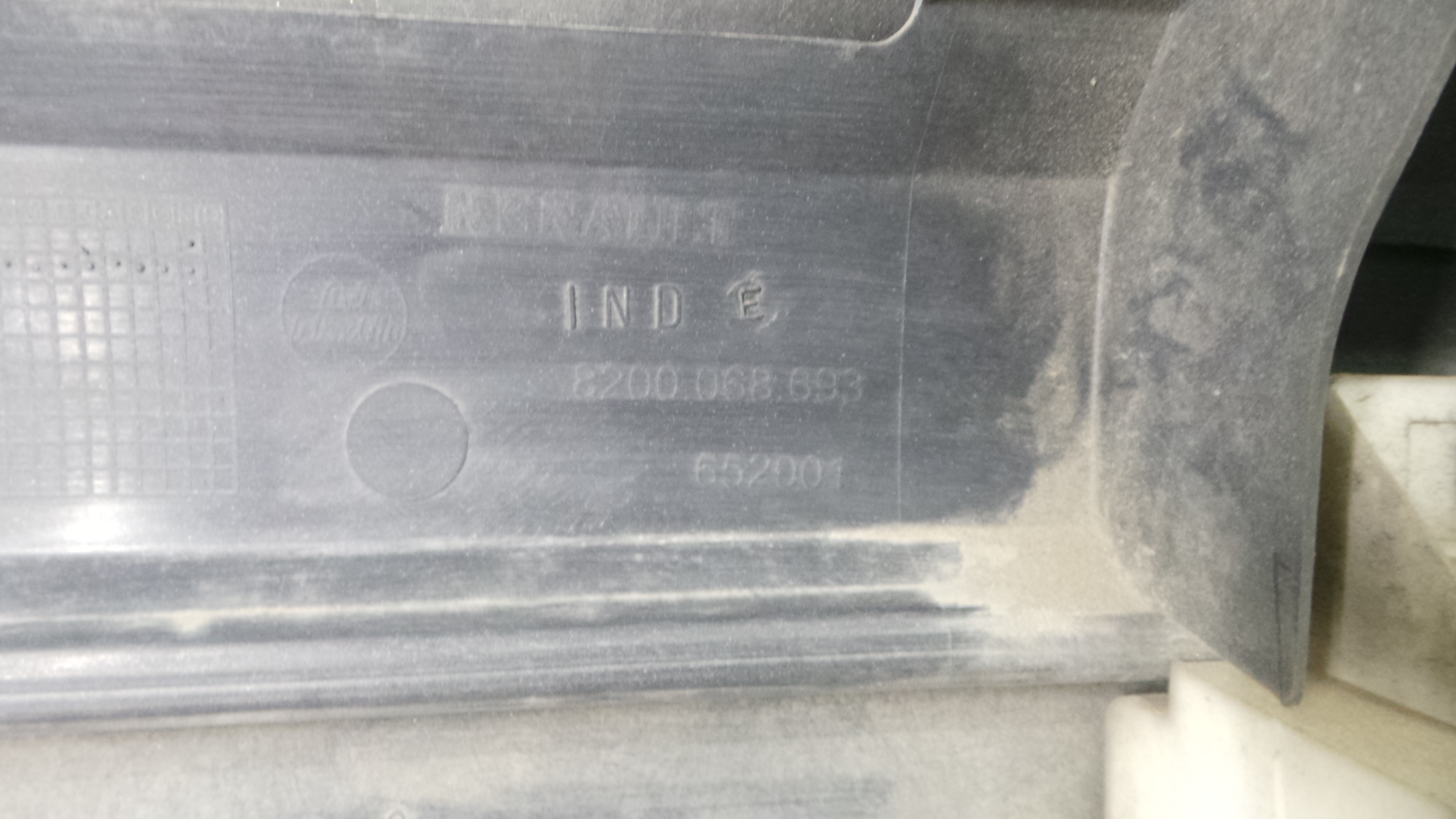 Para Choques de Trás 8200068693 - RENAULT CLIO II (BB_, CB_), CLIO Mk II (BB_, CB_)-33174000