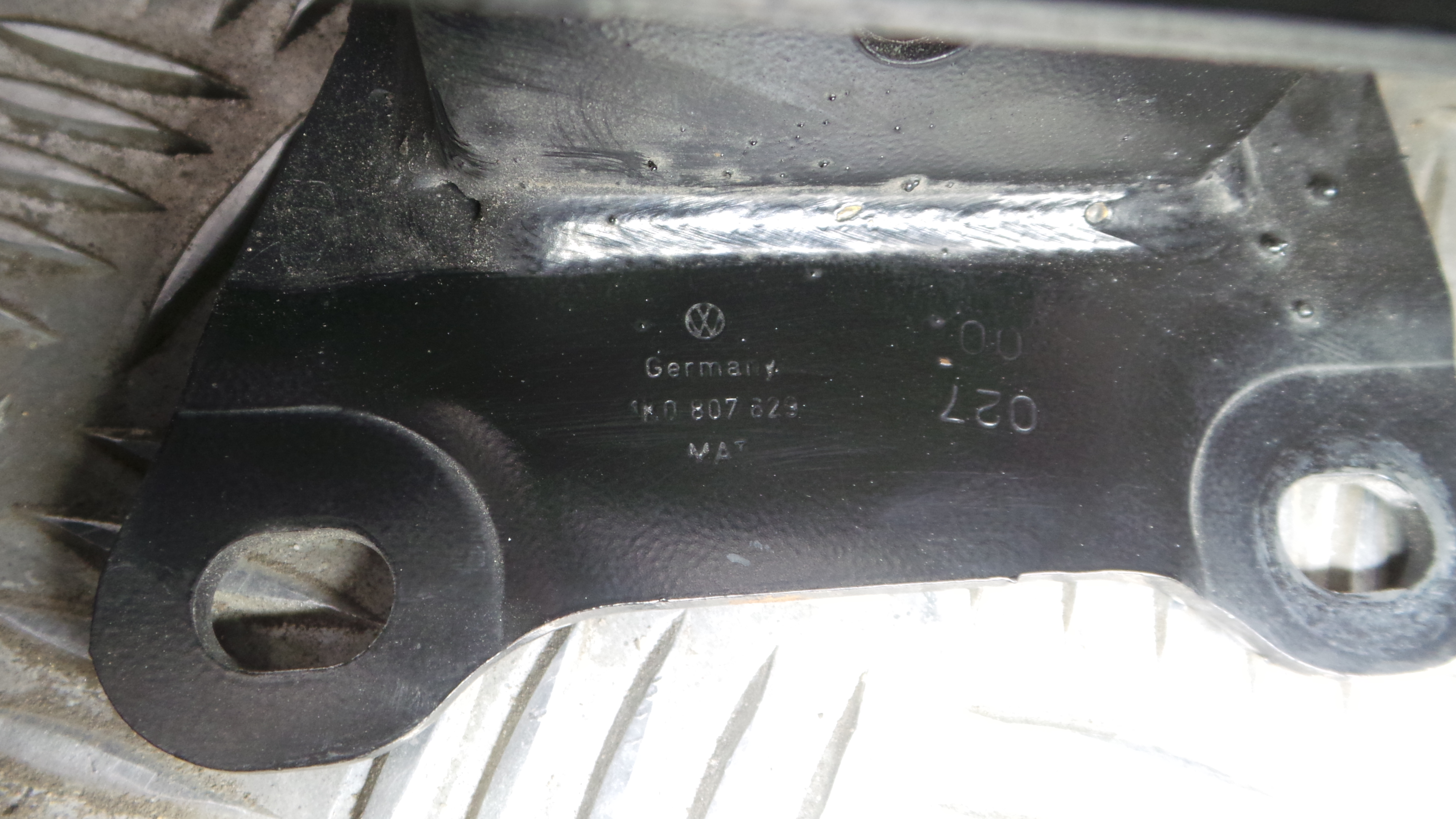 Reforco do Para Choques Traseiro  1K0807629 - VW GOLF V (1K1)-33174581