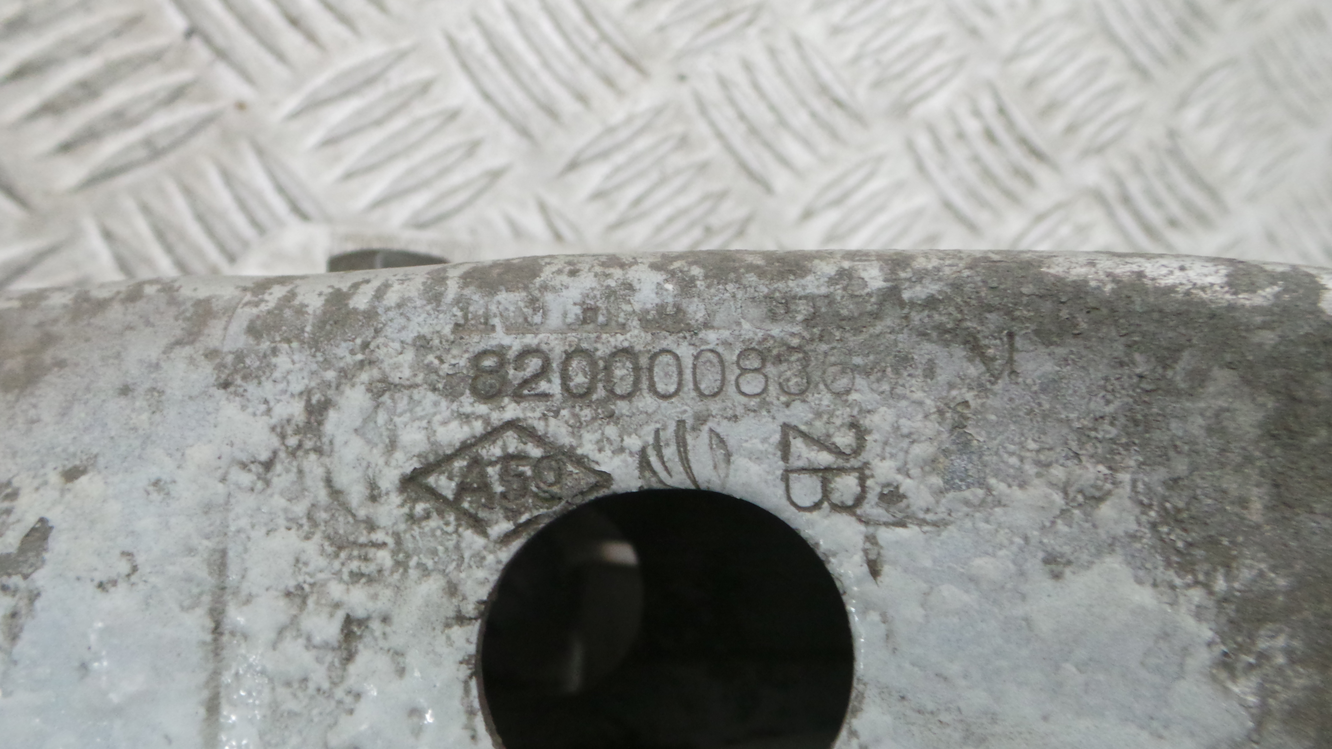 Reforco do Para Choques Traseiro  820000836 - RENAULT MEGANE II Combi (KM0/1_), MEGANE II Grandtour -33174627