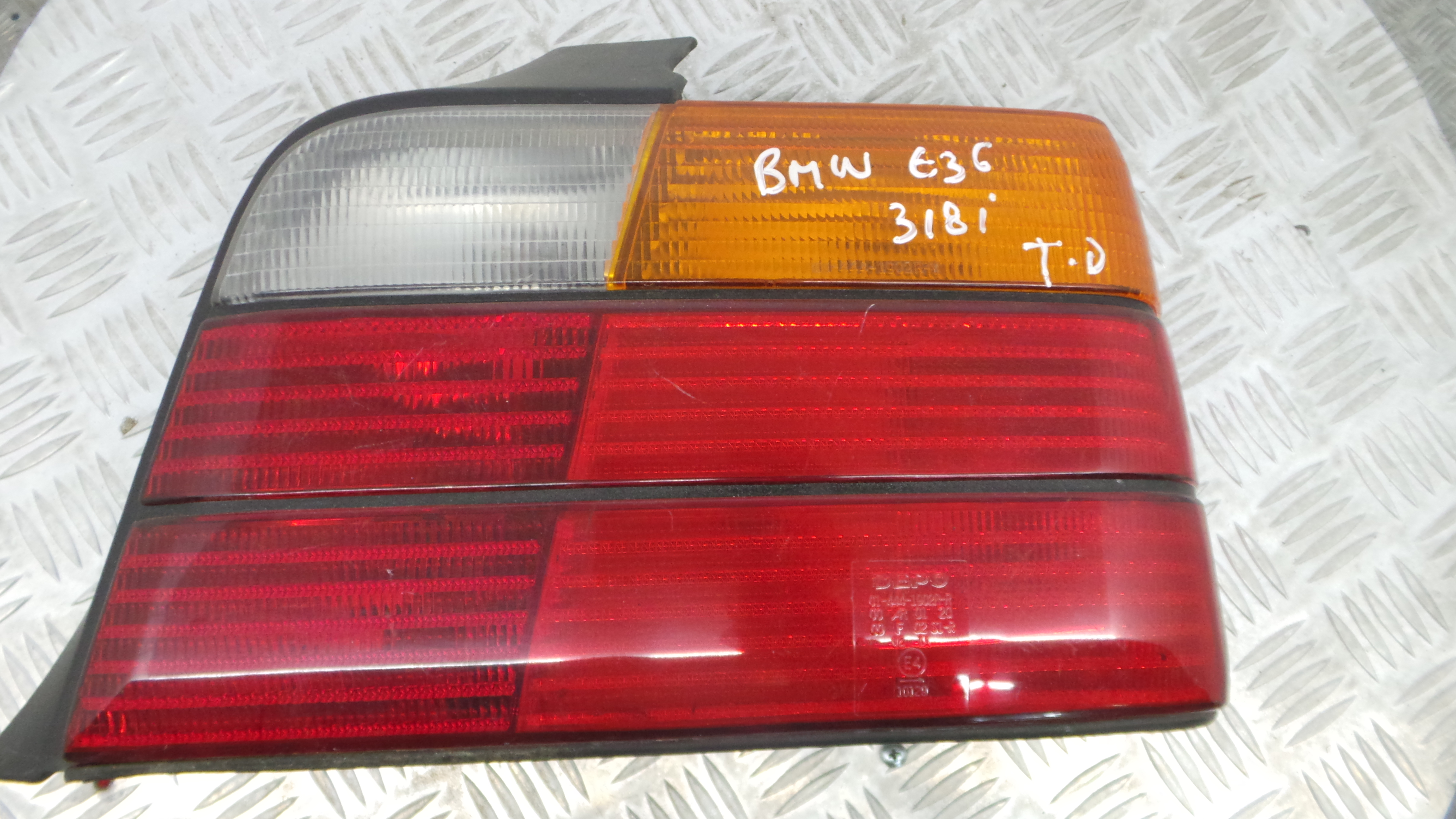 Farolim Stop Dto 01-444-1902R - BMW 3 (E36)-33174788 Farolim Stop Dto 01-444-1902R - BMW 3 (E36)-33174788