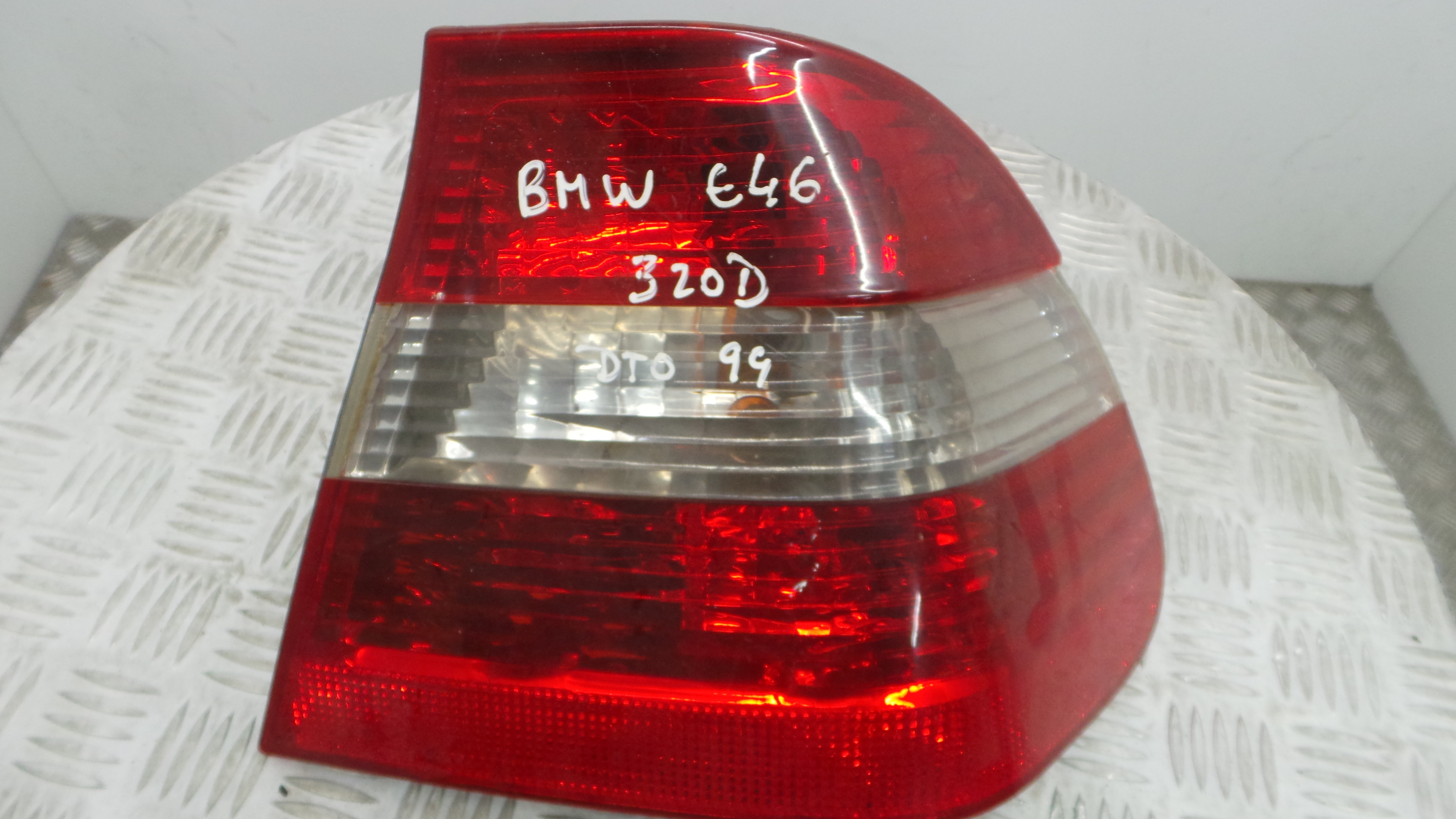 Farolim Stop Dto 08-444-1911R - BMW 3 (E46)-33174821 Farolim Stop Dto 08-444-1911R - BMW 3 (E46)-33174821