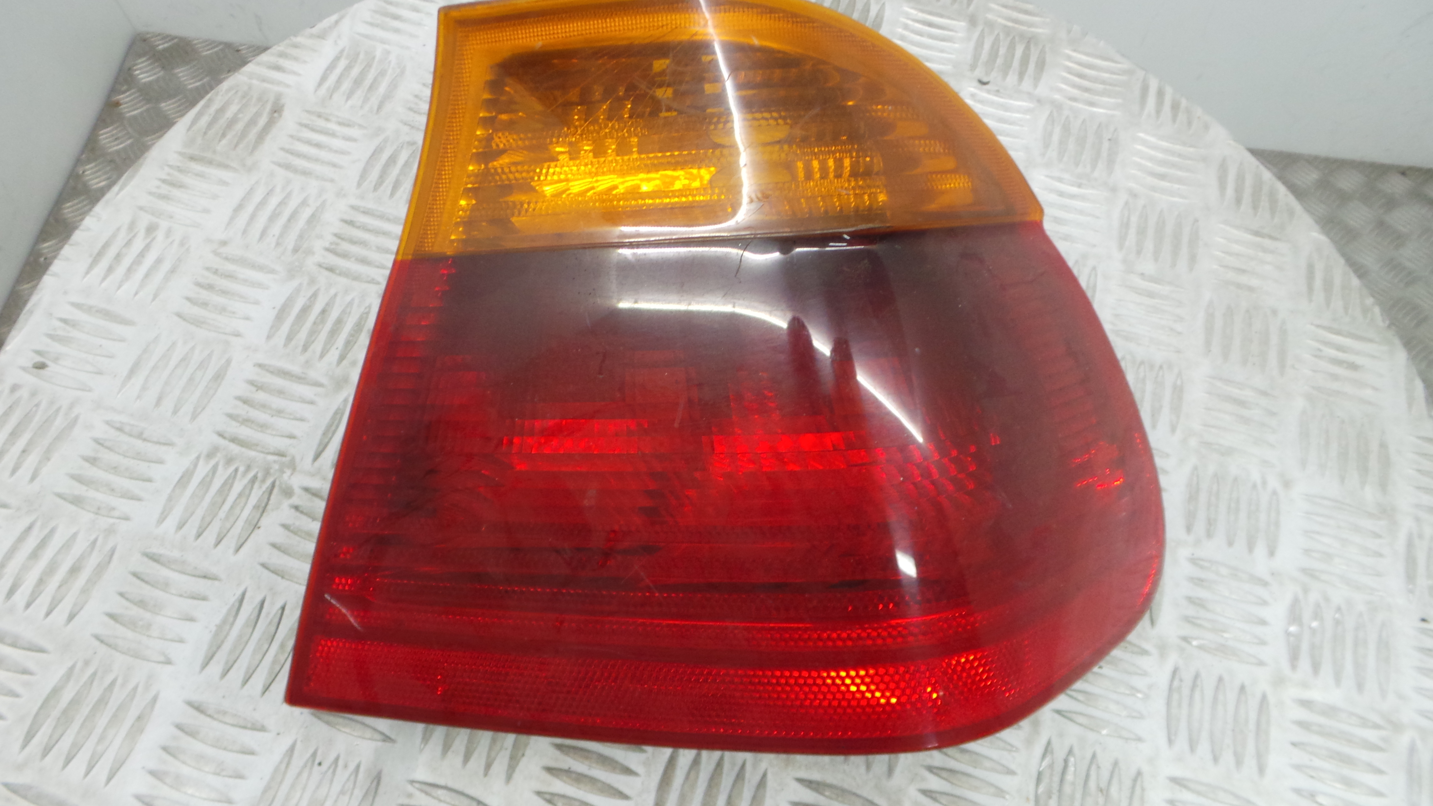 Farolim Stop Dto 8364922 - BMW 3 (E46)-33174827 Farolim Stop Dto 8364922 - BMW 3 (E46)-33174827
