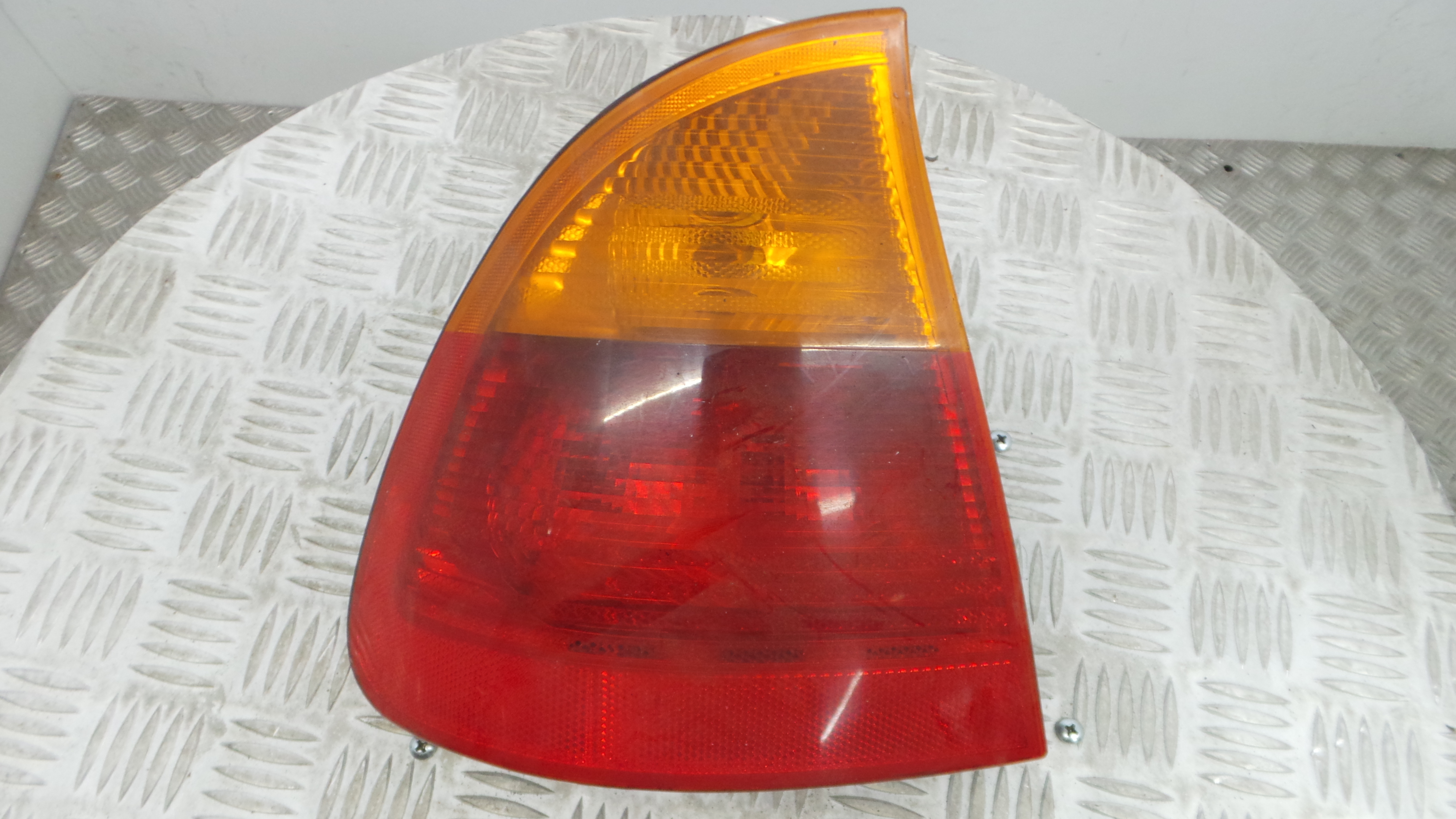 Farolim Stop Esq 63.21-6905627 - BMW 3 Touring (E46)-33174830 Farolim Stop Esq 63.21-6905627 - BMW 3 Touring (E46)-33174830