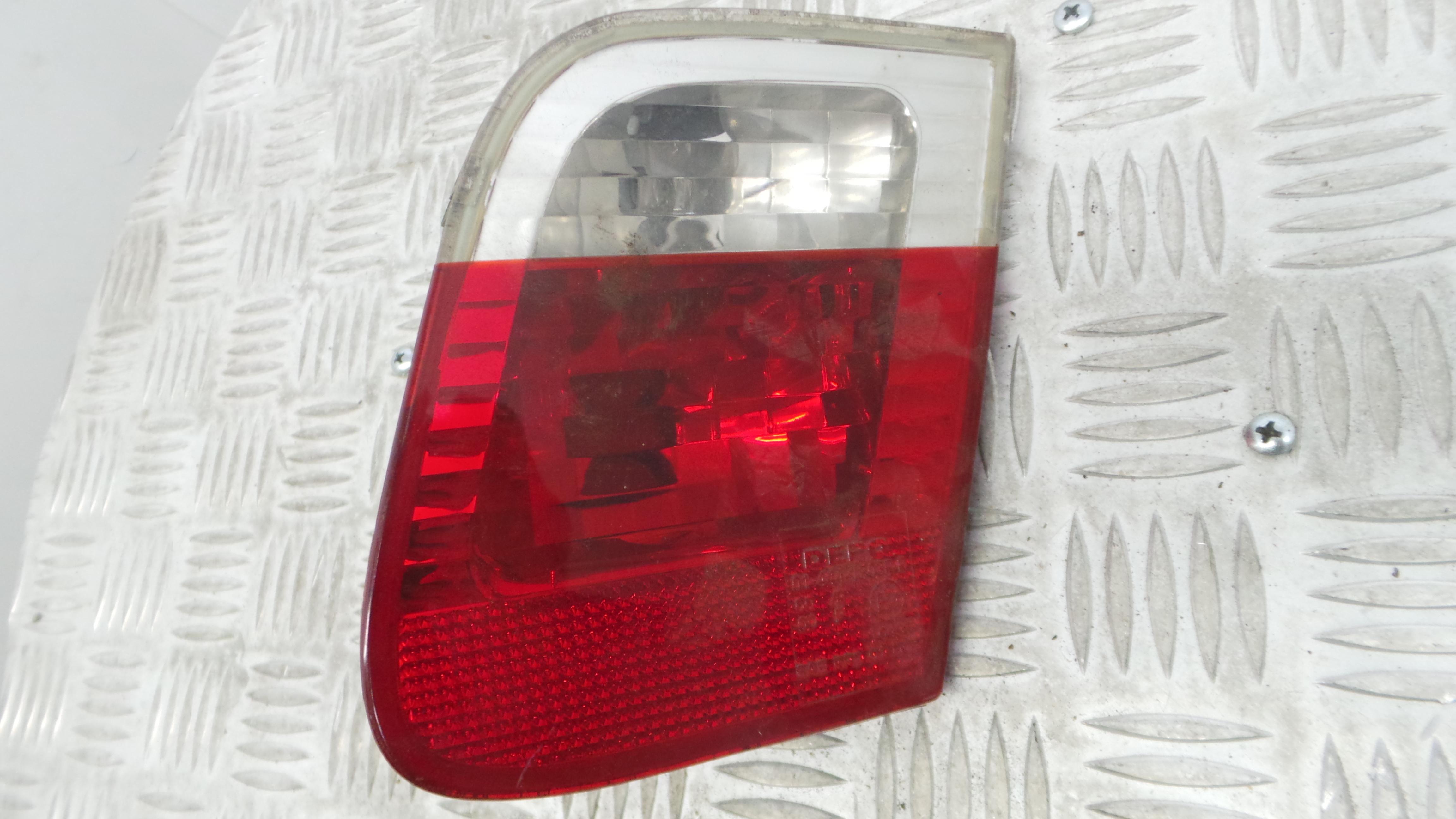 Farolim Mala Trás Dto 08-444-1303R - BMW 3 (E46)-33174836 Farolim Mala Trás Dto 08-444-1303R - BMW 3 (E46)-33174836