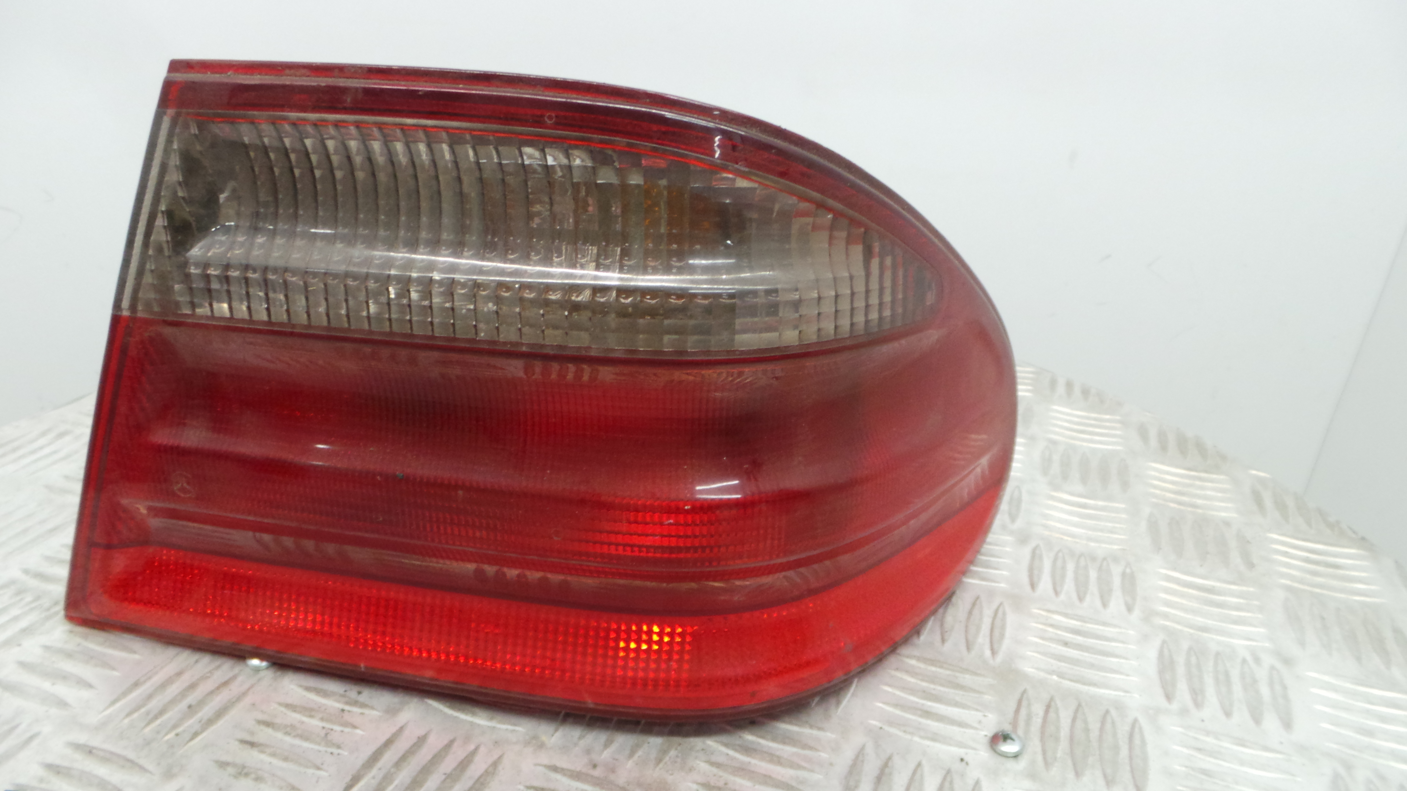 Farolim Stop Dto A2108203464 - MERCEDES-BENZ E-CLASS (W210)-33175092 Farolim Stop Dto A2108203464 - MERCEDES-BENZ E-CLASS (W210)-33175092