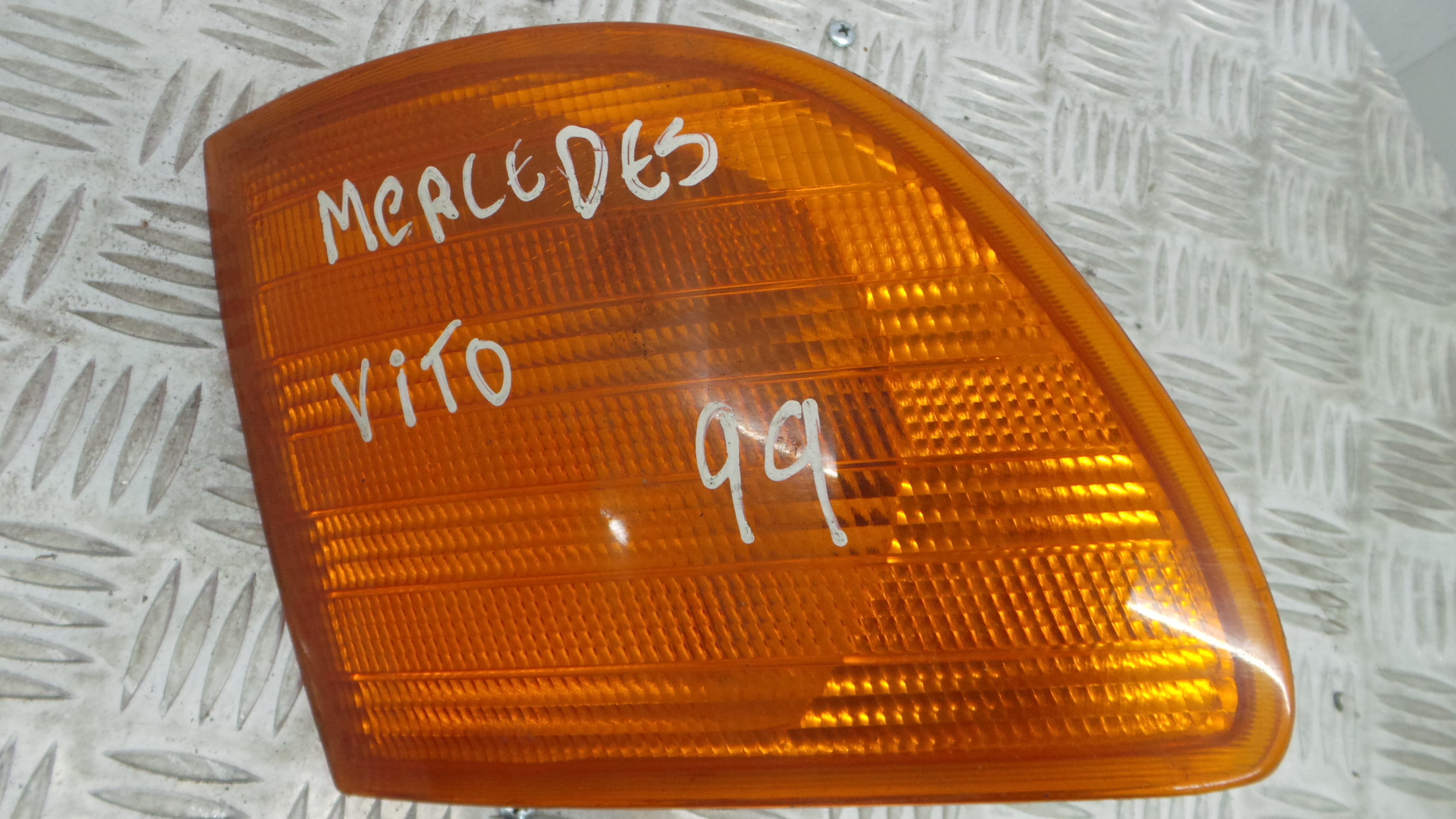 Farolim de Pisca Frente Dto A6388200121 - MERCEDES-BENZ VITO Caixa (W638)-33175509