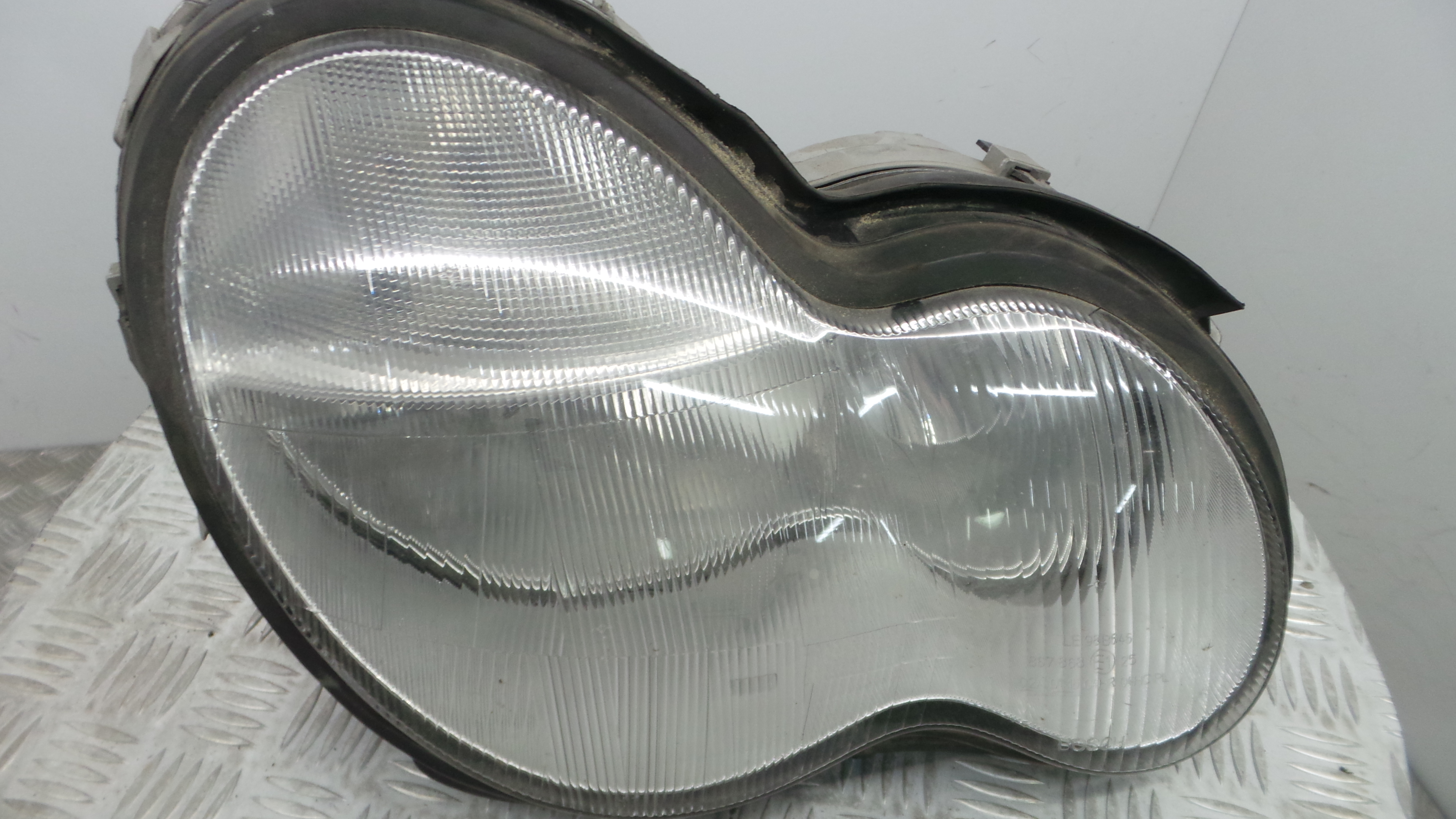 Ótica Dto A2038200261 - MERCEDES-BENZ C-CLASS (W203)-33175676