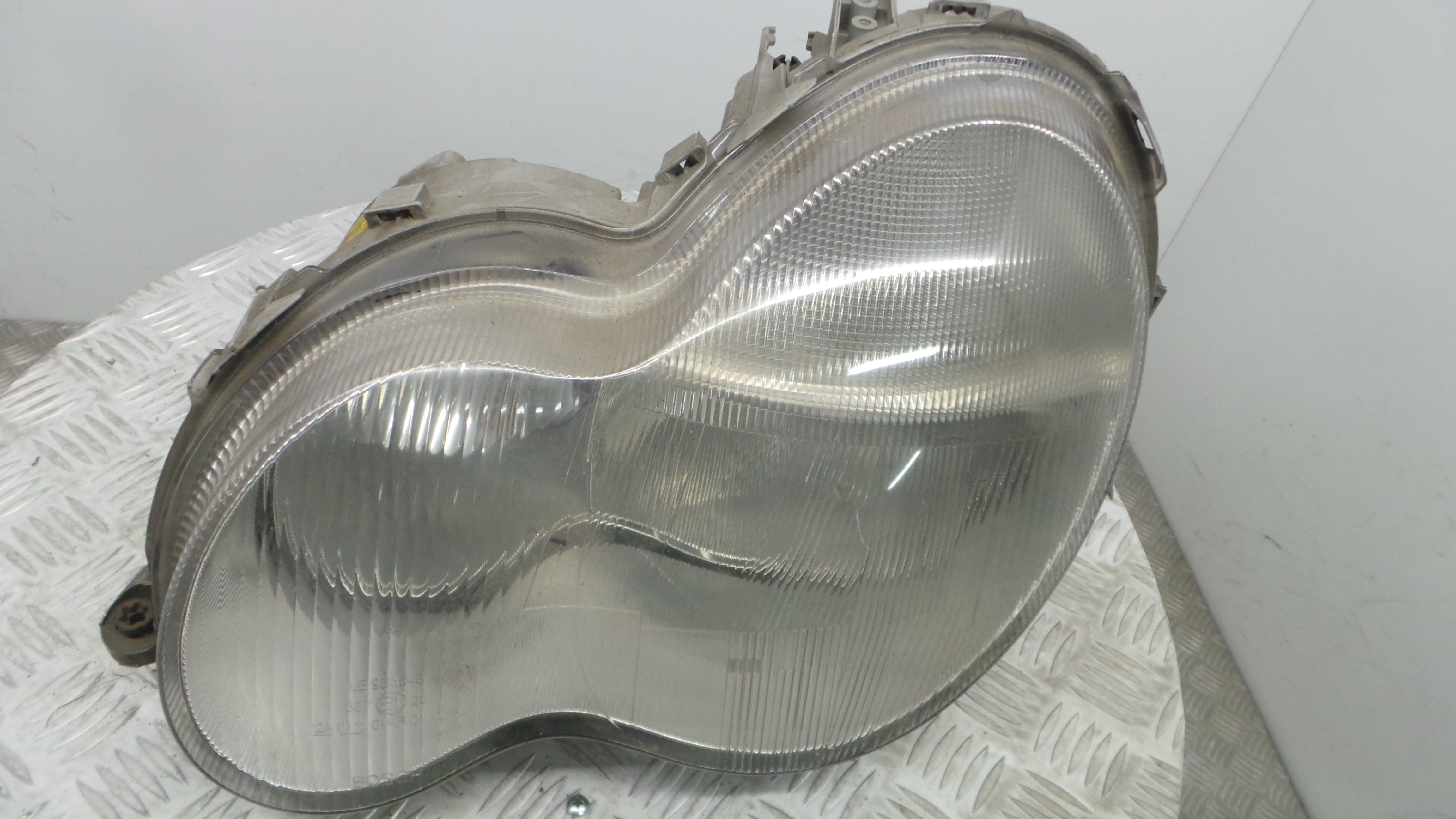 Ótica Esq A2038200161 - MERCEDES-BENZ C-CLASS (W203)-33175912 Ótica Esq A2038200161 - MERCEDES-BENZ C-CLASS (W203)-33175912