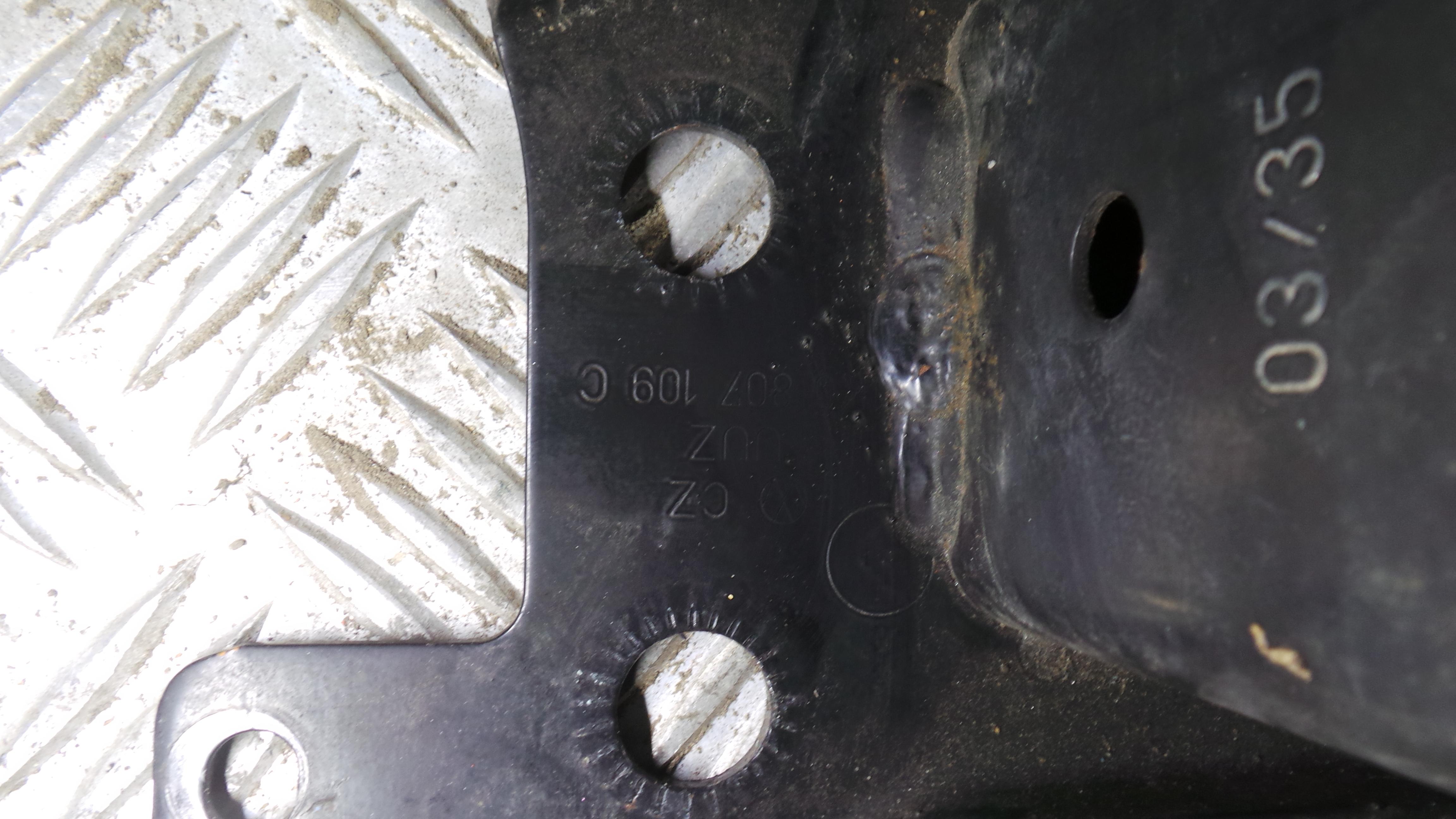 Reforço do Para Choques Frente  1K0807109C - VW GOLF V (1K1)-33180954