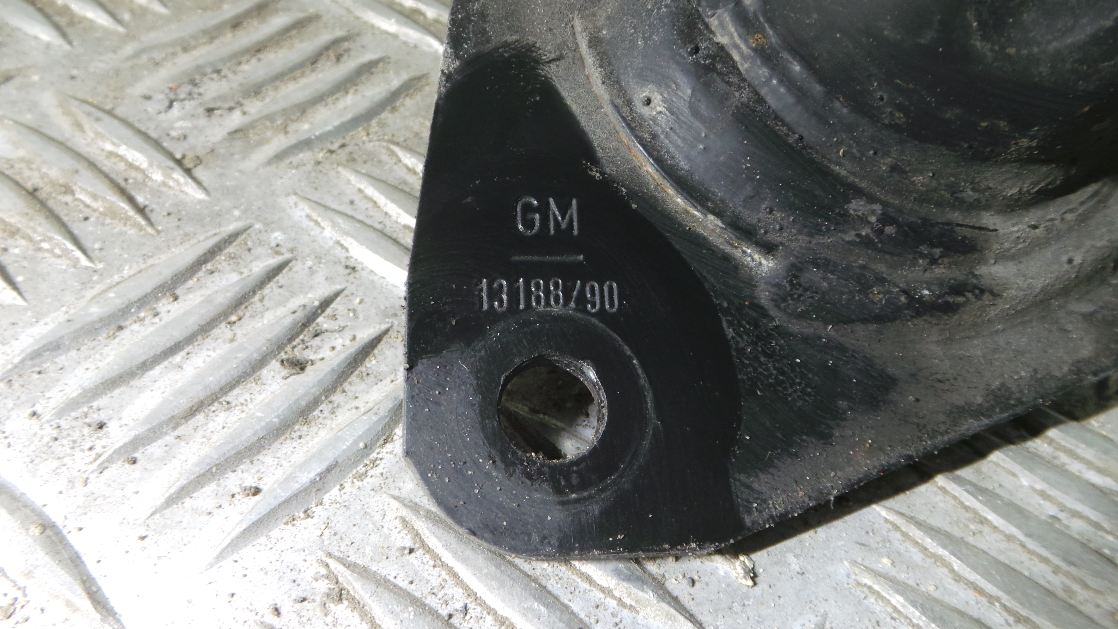 Reforco do Para Choques Traseiro  13188790 - OPEL CORSA D (S07)-33181008