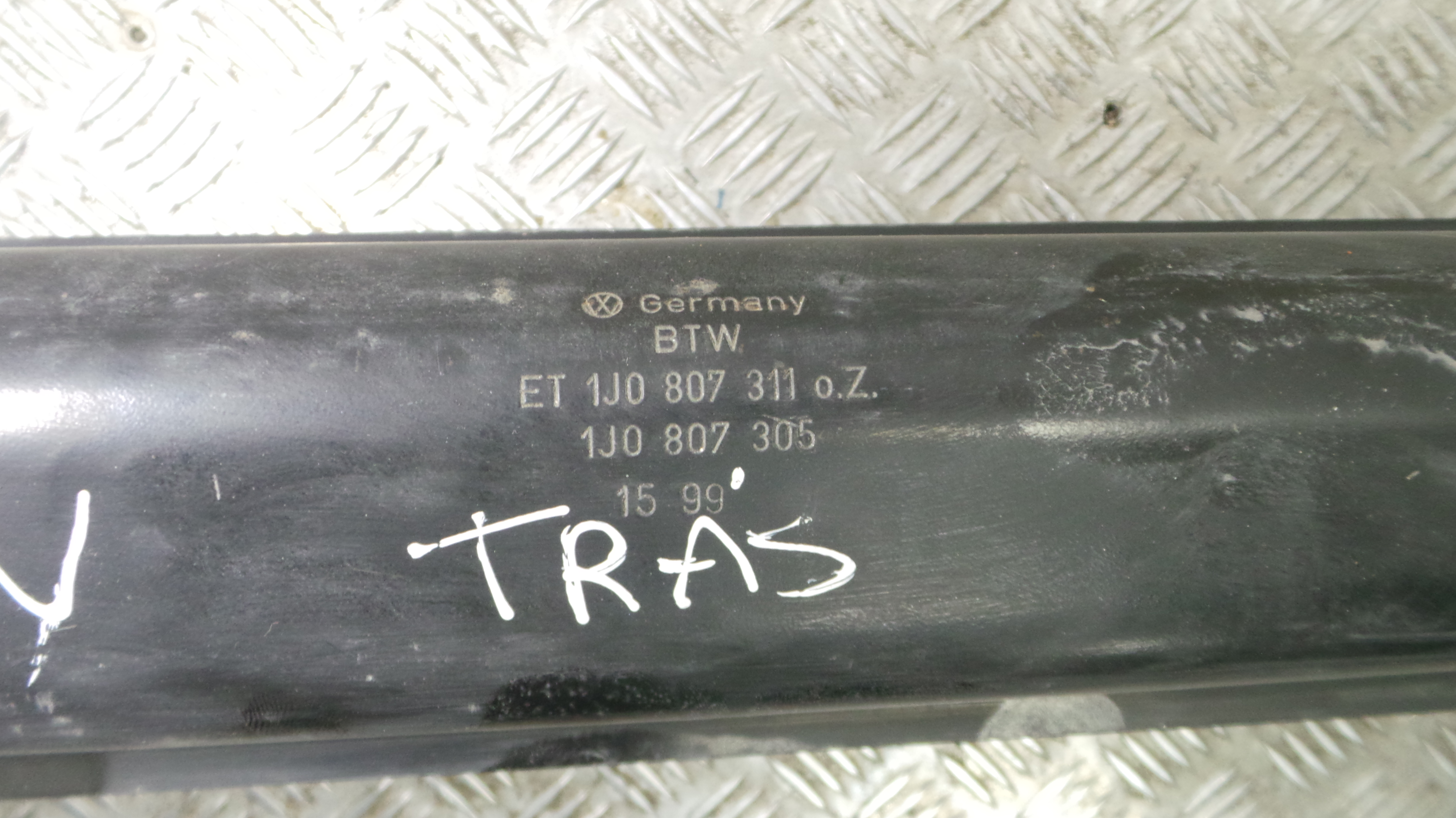 Reforco do Para Choques Traseiro 1J0807311 - VW GOLF IV (1J1), GOLF Mk IV (1J1)-33181070