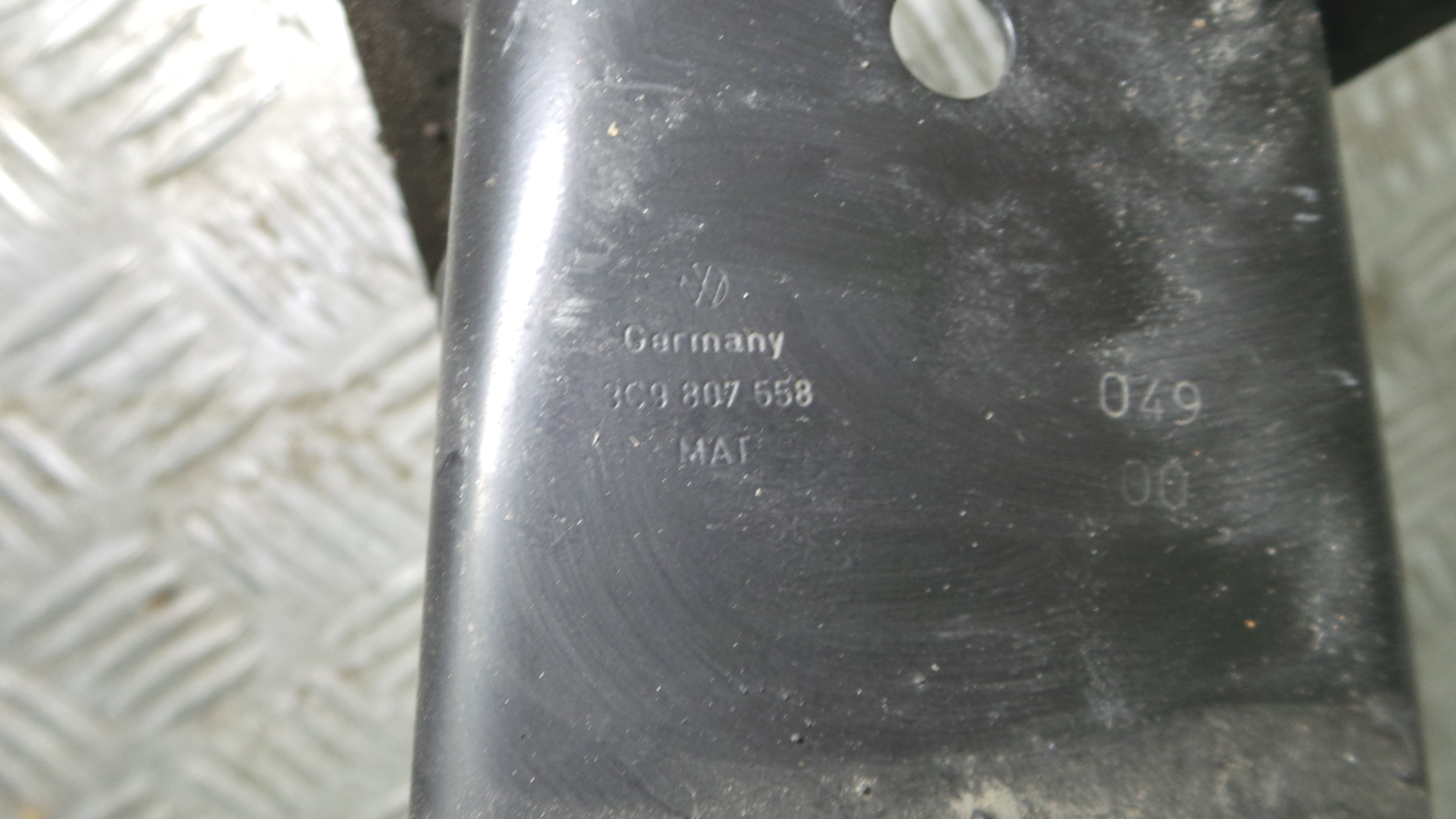 Reforco do Para Choques Traseiro 3C9807305 - VW PASSAT B6 Estate (3C5), PASSAT B6 Variant (3C5)-33181078