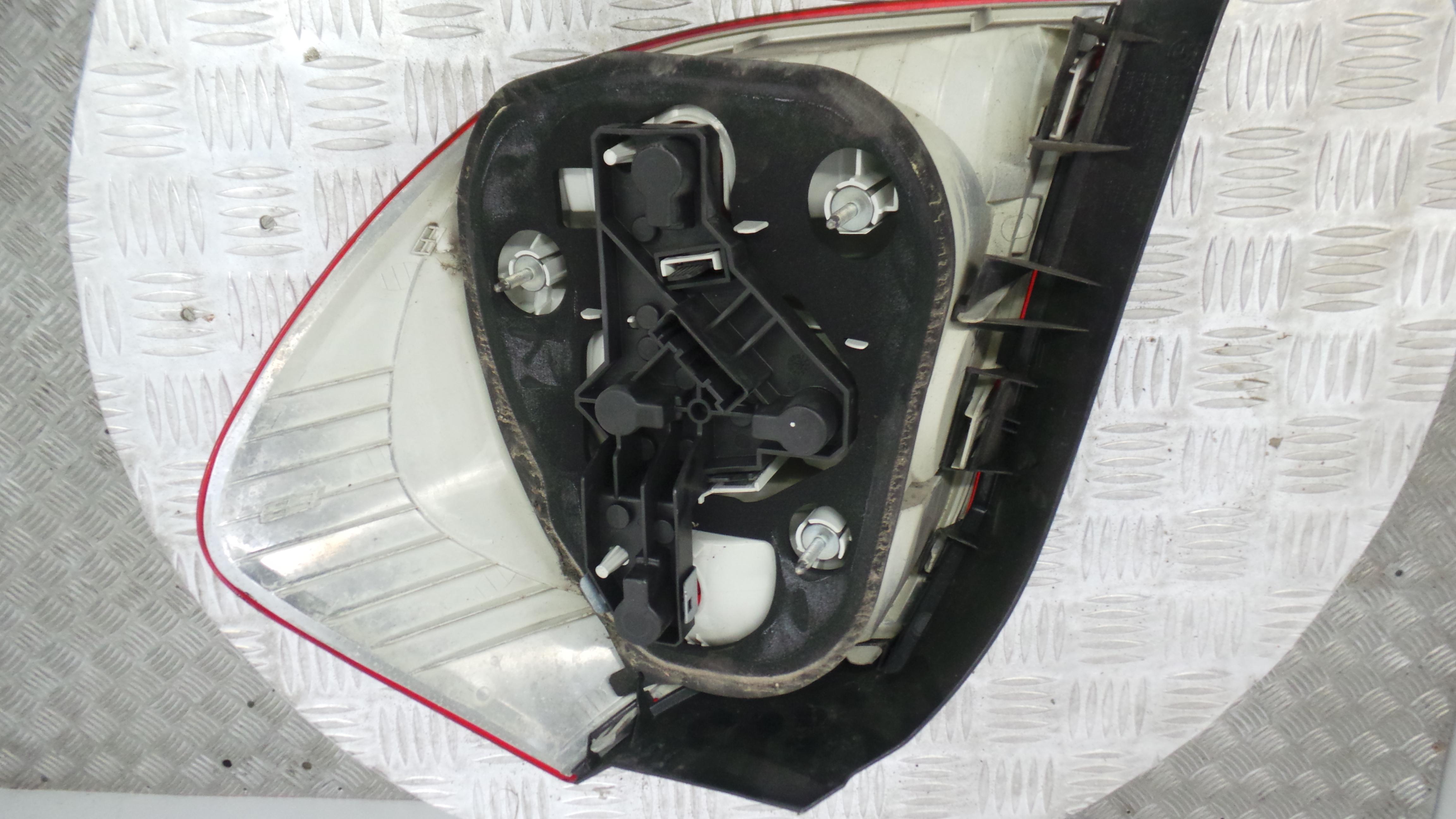 Farolim Stop Esq 6924501 - BMW 1 (E87)-33181904