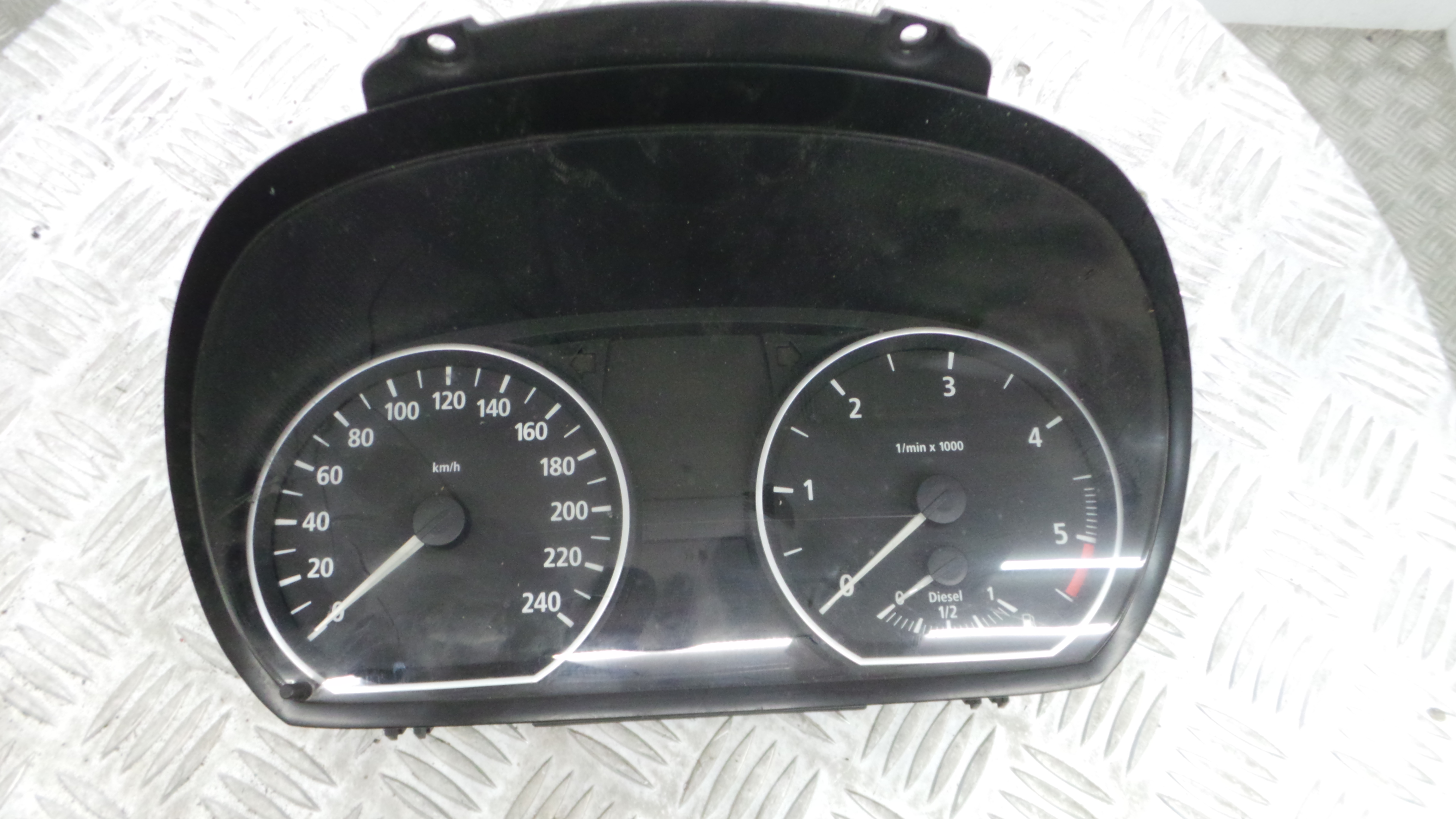 Quadrante 6947136 - BMW 1 (E87)-33182655