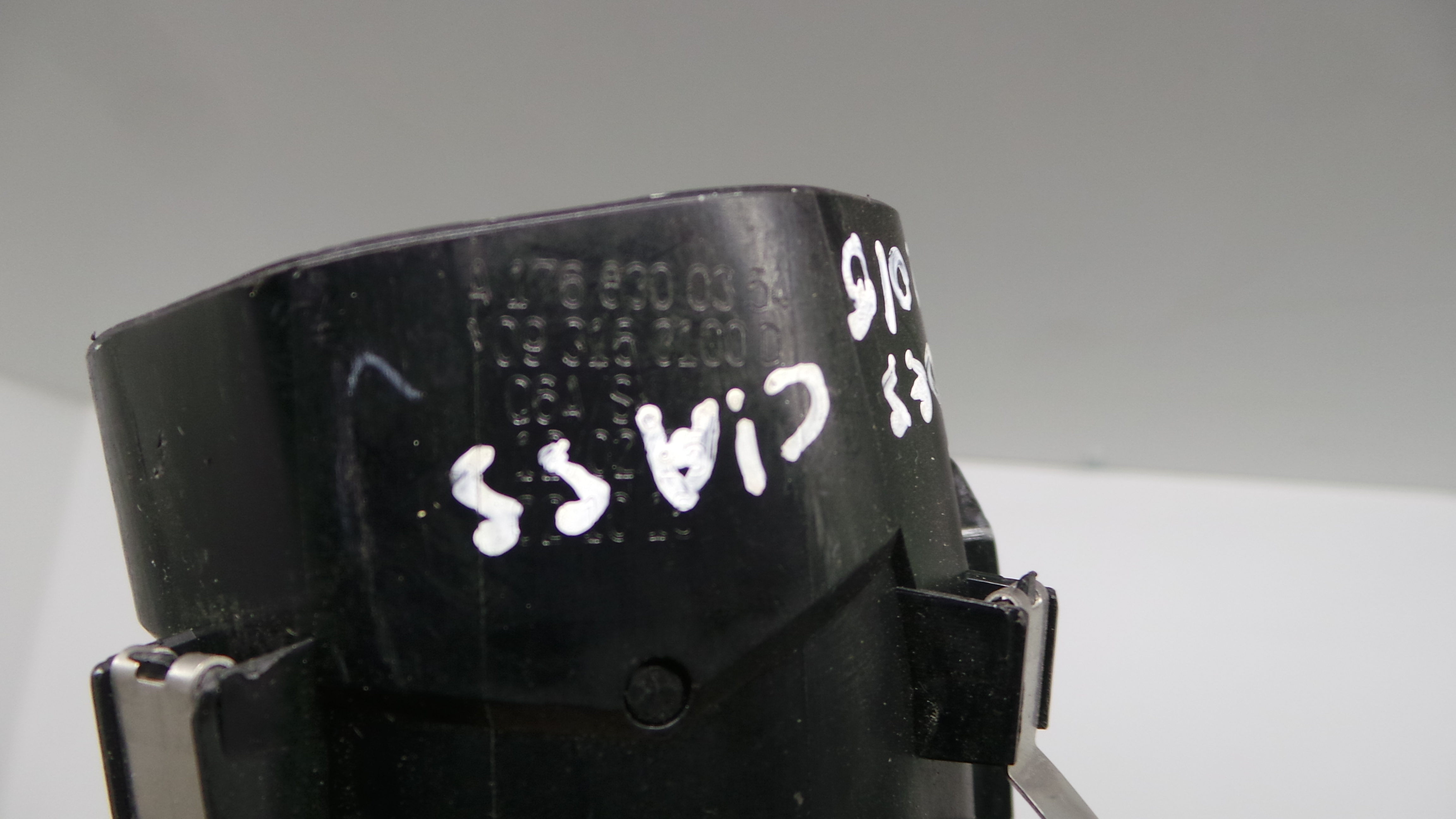 Grelha da Sofagem A1768300354 - MERCEDES-BENZ A-CLASS (W176)-33183010