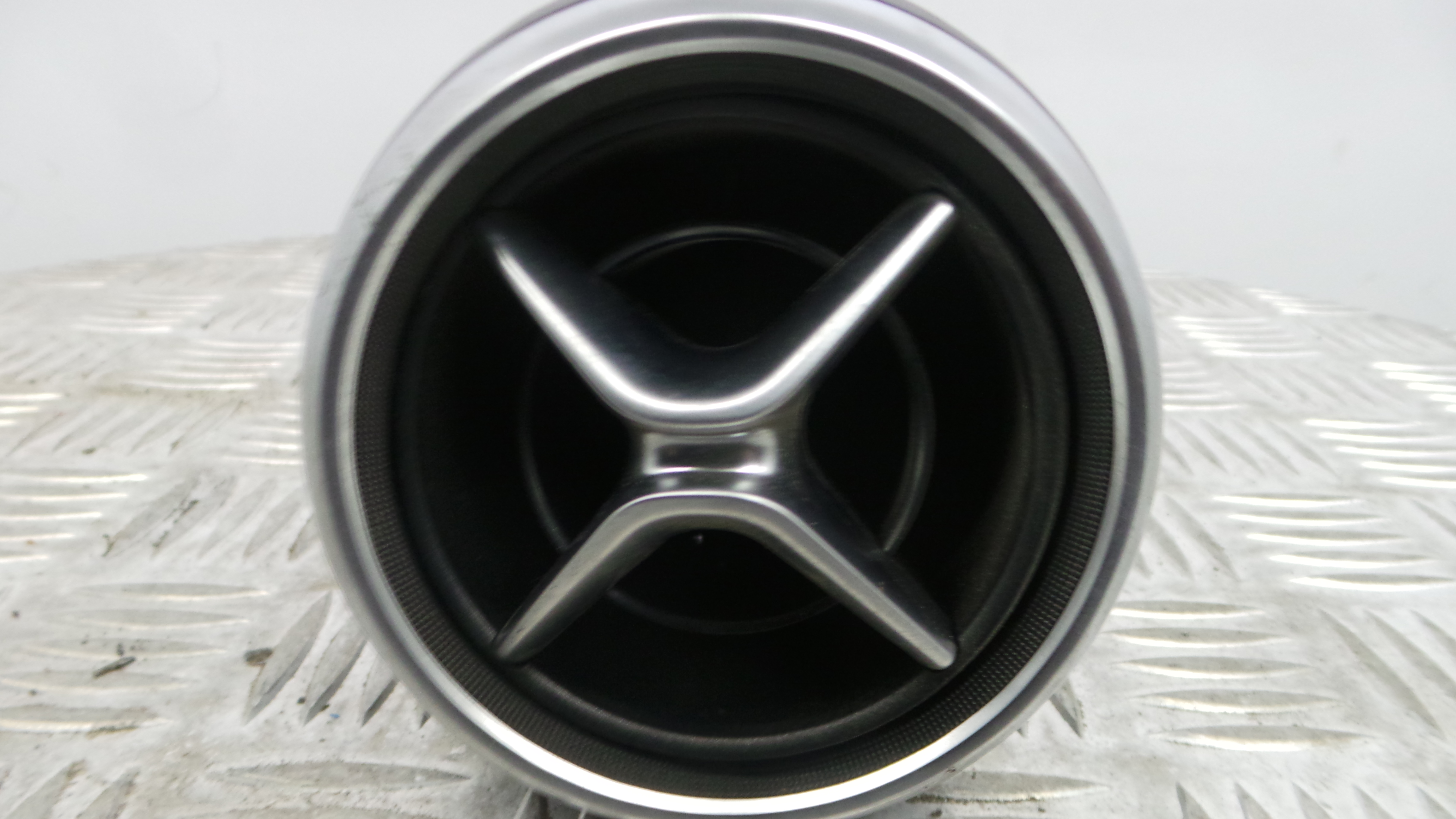 Grelha da Sofagem  A1768300754 - MERCEDES-BENZ A-CLASS (W176)-33183012 Grelha da Sofagem  A1768300754 - MERCEDES-BENZ A-CLASS (W176)-33183012