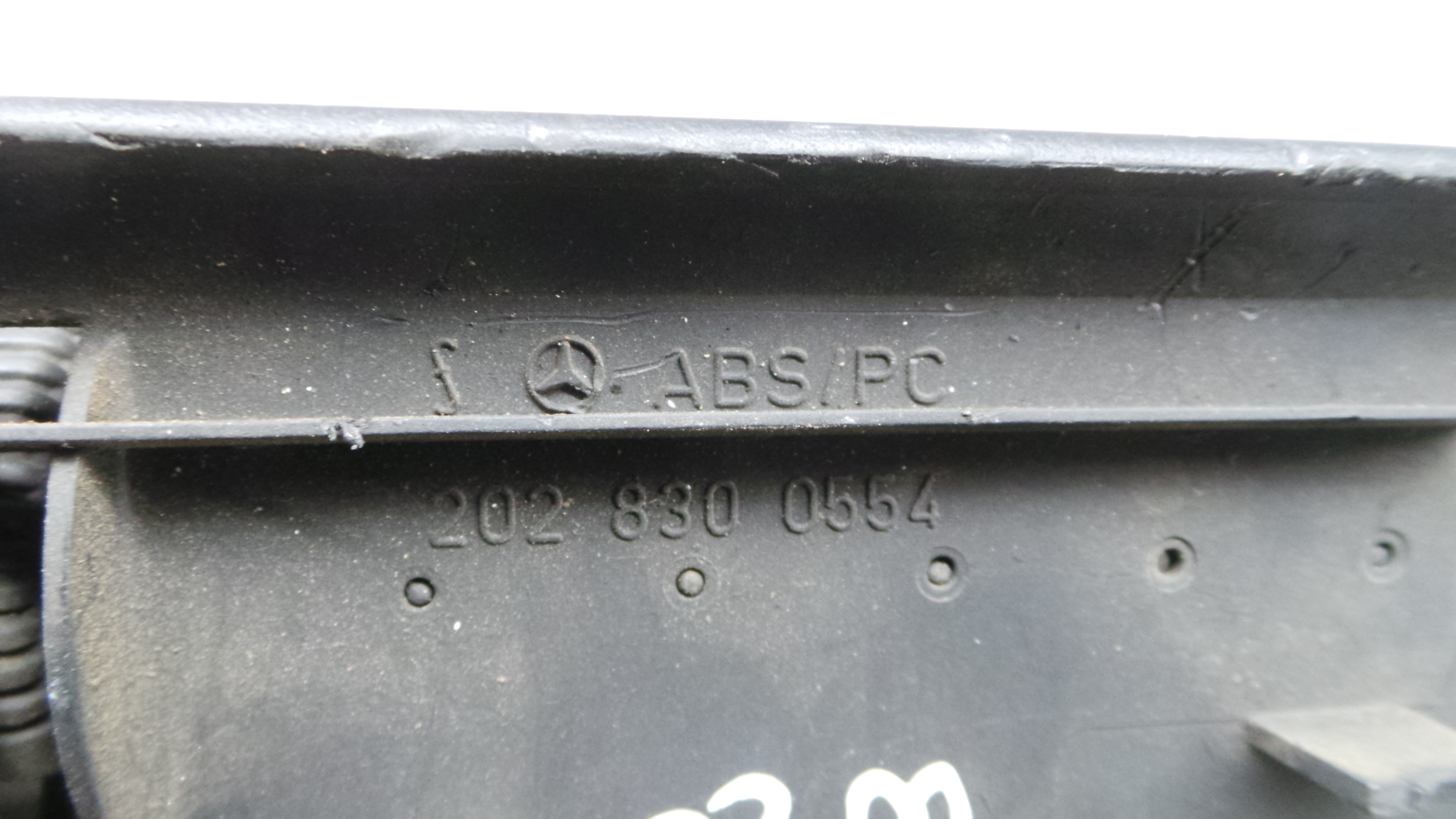 Grelha da Sofagem  2028300554 - MERCEDES-BENZ C-CLASS (W202)-33183017