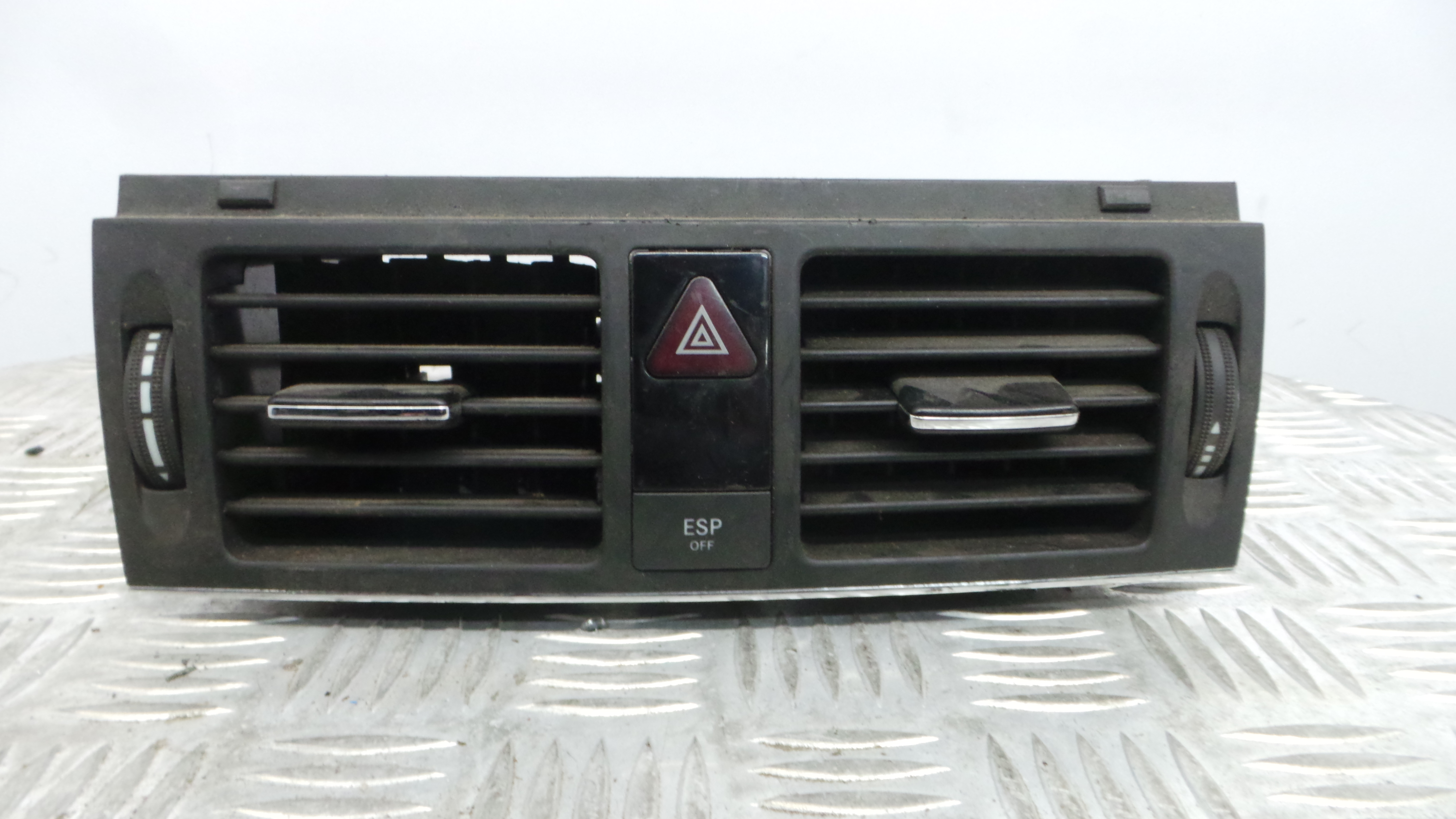 Grelha da Sofagem  A20483061549116 - MERCEDES-BENZ C-CLASS (W204)-33183034 Grelha da Sofagem  A20483061549116 - MERCEDES-BENZ C-CLASS (W204)-33183034