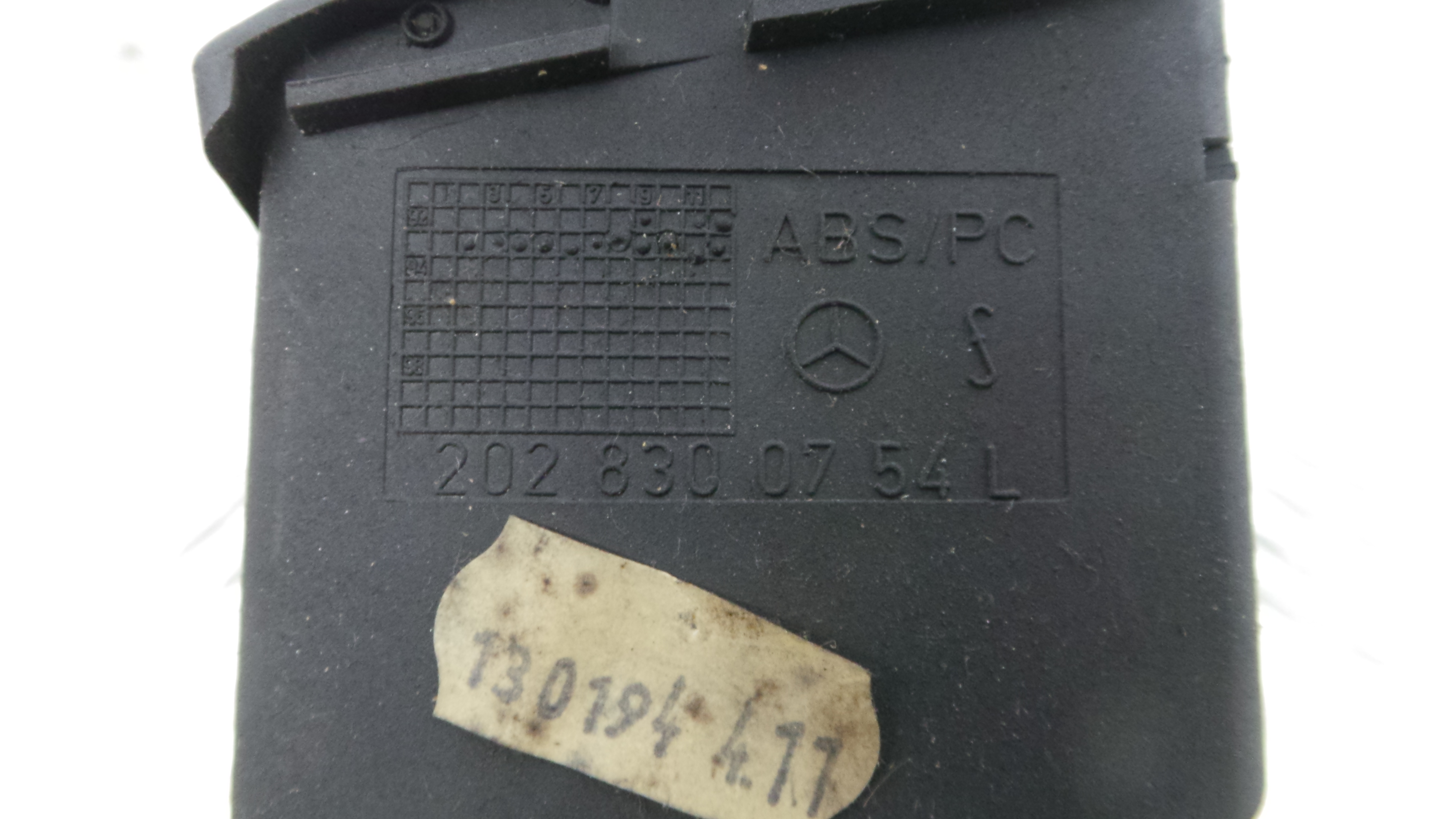 Grelha da Sofagem  2028300754 - MERCEDES-BENZ C-CLASS (W202)-33183039