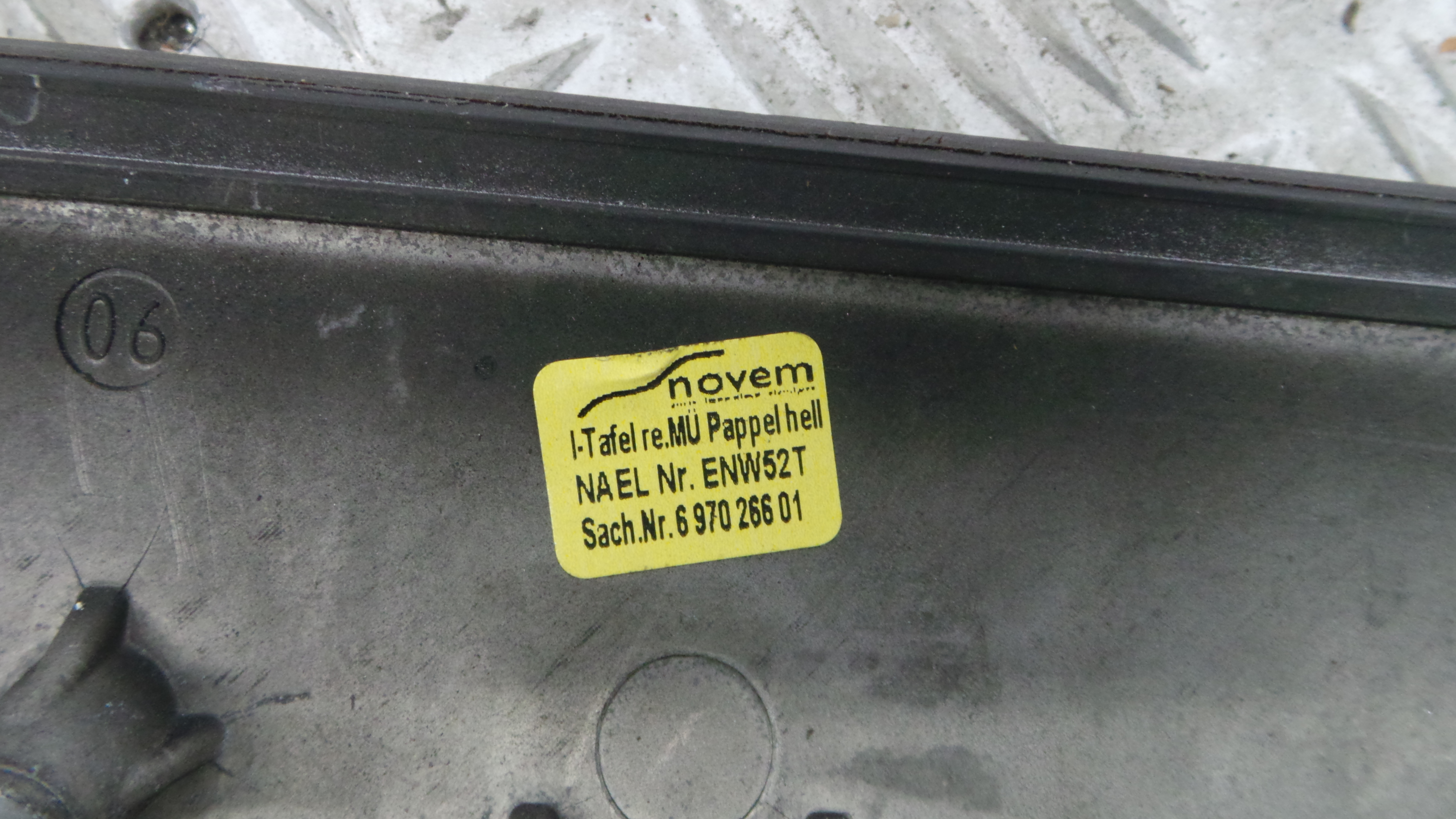 Grelha da Sofagem 697026601 - BMW 5 (E60)-33183111