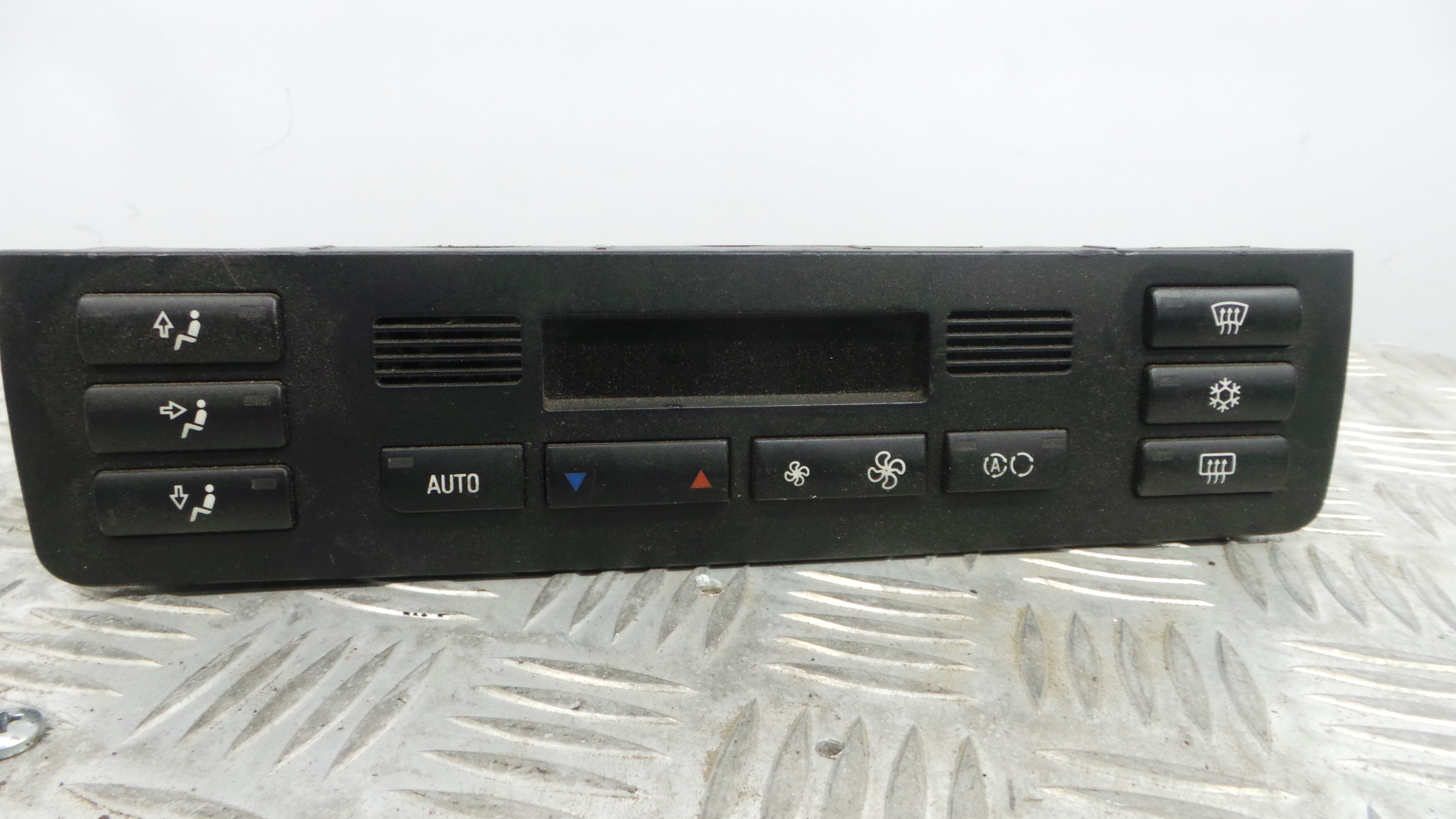 Comando da Sofagem / Climatronic 64.11-6907897 - BMW 3 (E46)-33183386 Comando da Sofagem / Climatronic 64.11-6907897 - BMW 3 (E46)-33183386