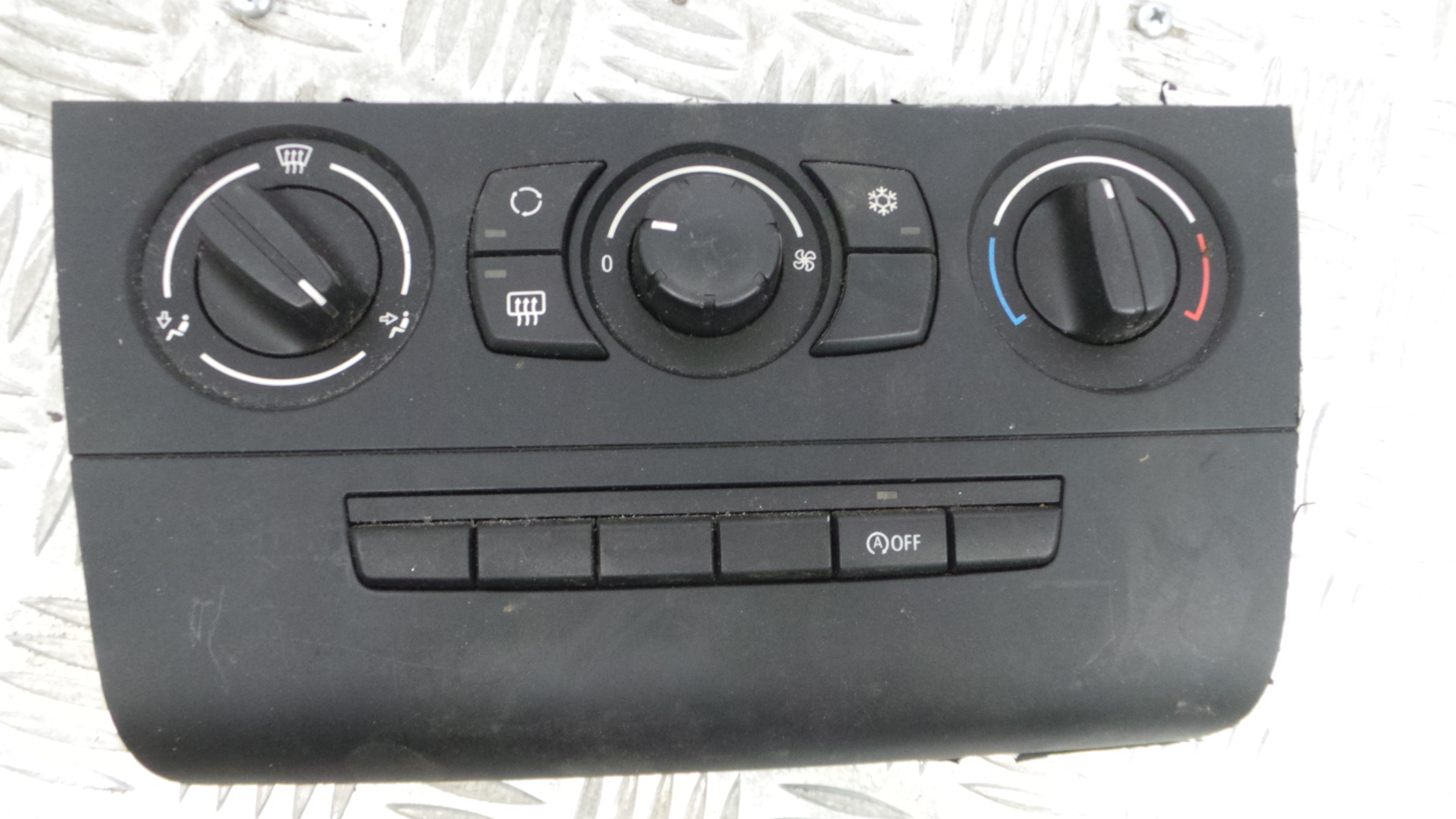 Comando da Sofagem / Climatronic 64.11-9216022 - BMW 1 (E87)-33183400 Comando da Sofagem / Climatronic 64.11-9216022 - BMW 1 (E87)-33183400