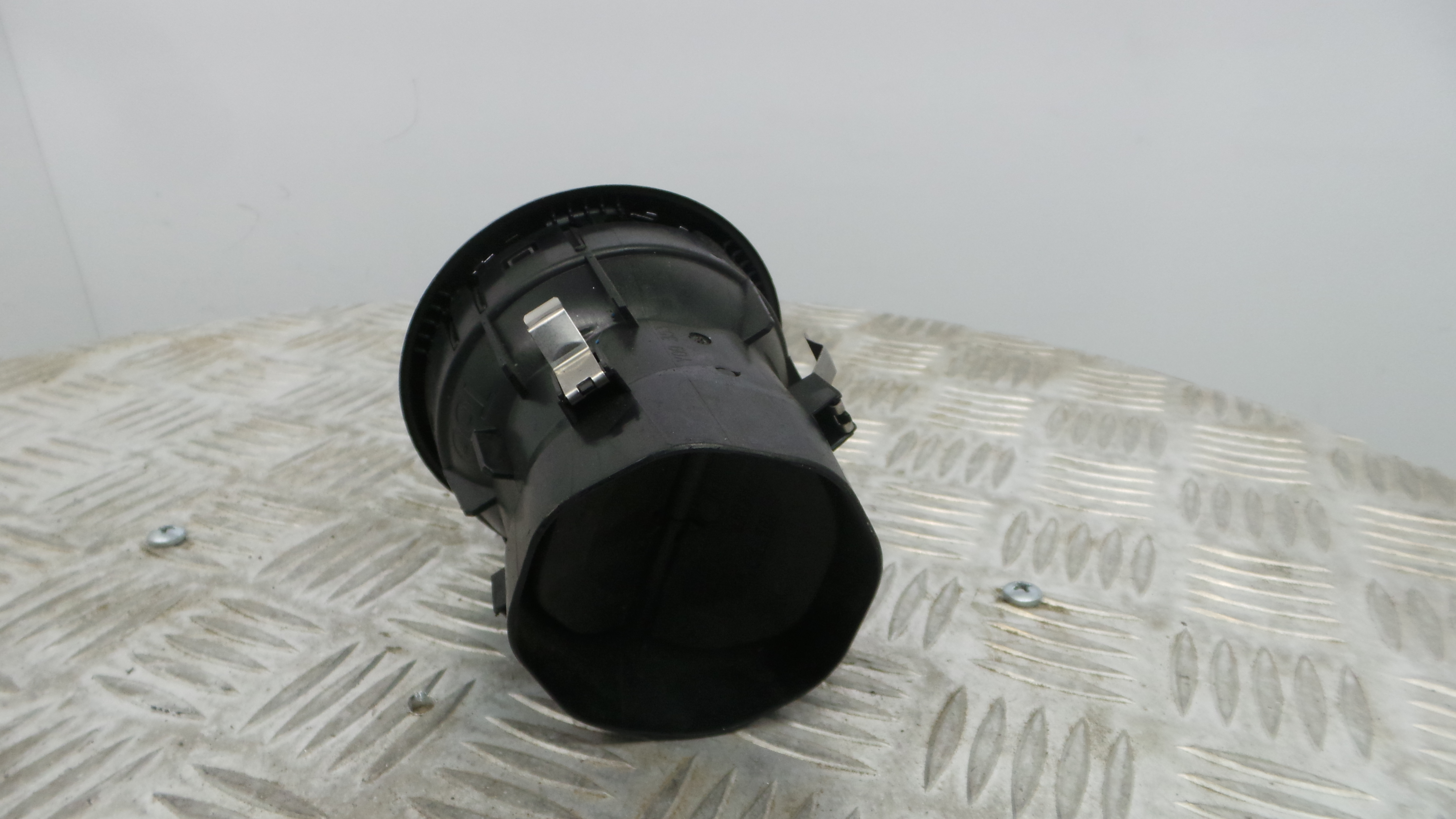 Grelha da Sofagem A1768300354 - MERCEDES-BENZ A-CLASS (W176)-33183548
