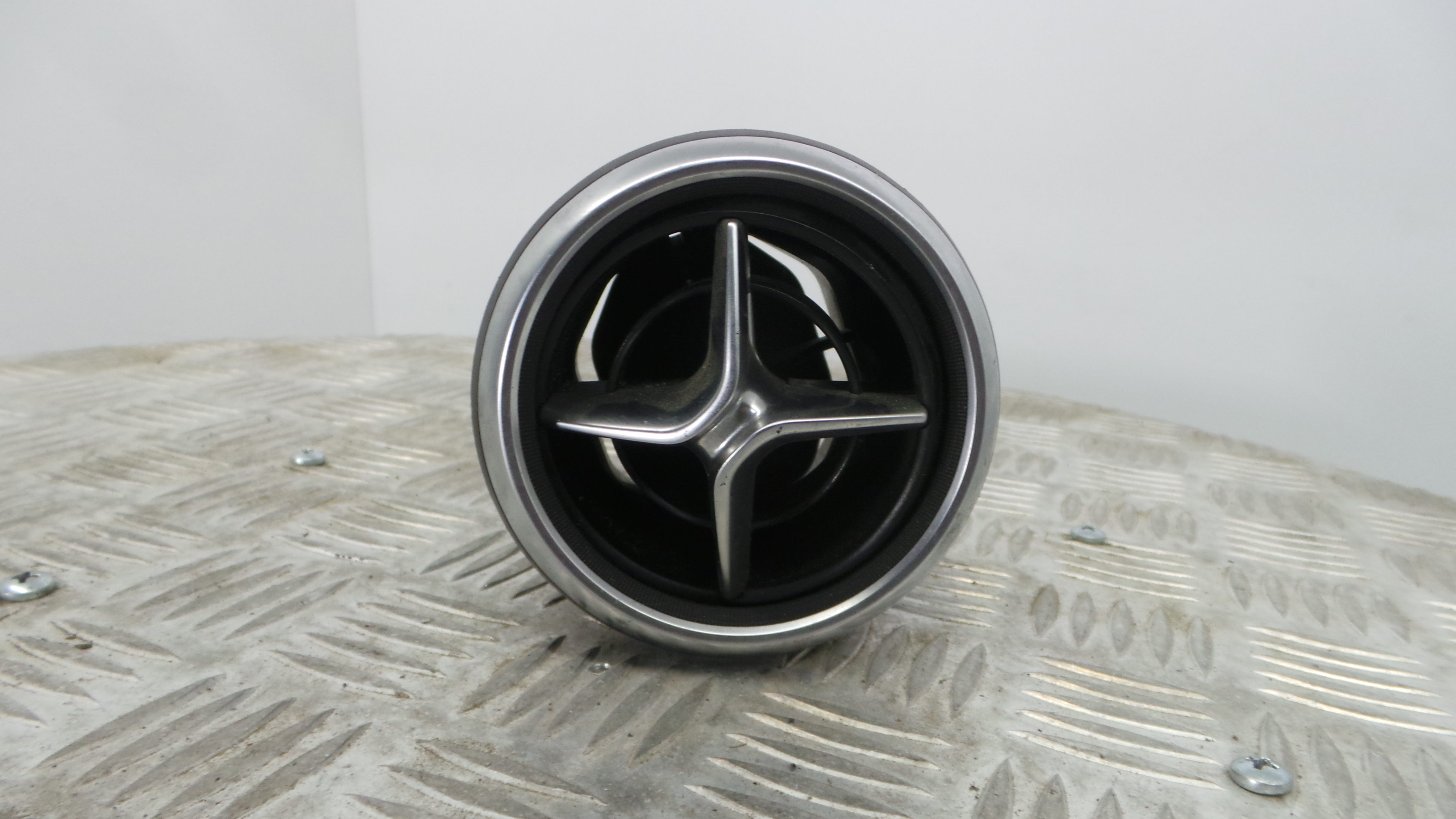 Grelha da Sofagem  A1768300754 - MERCEDES-BENZ A-CLASS (W176)-33183551