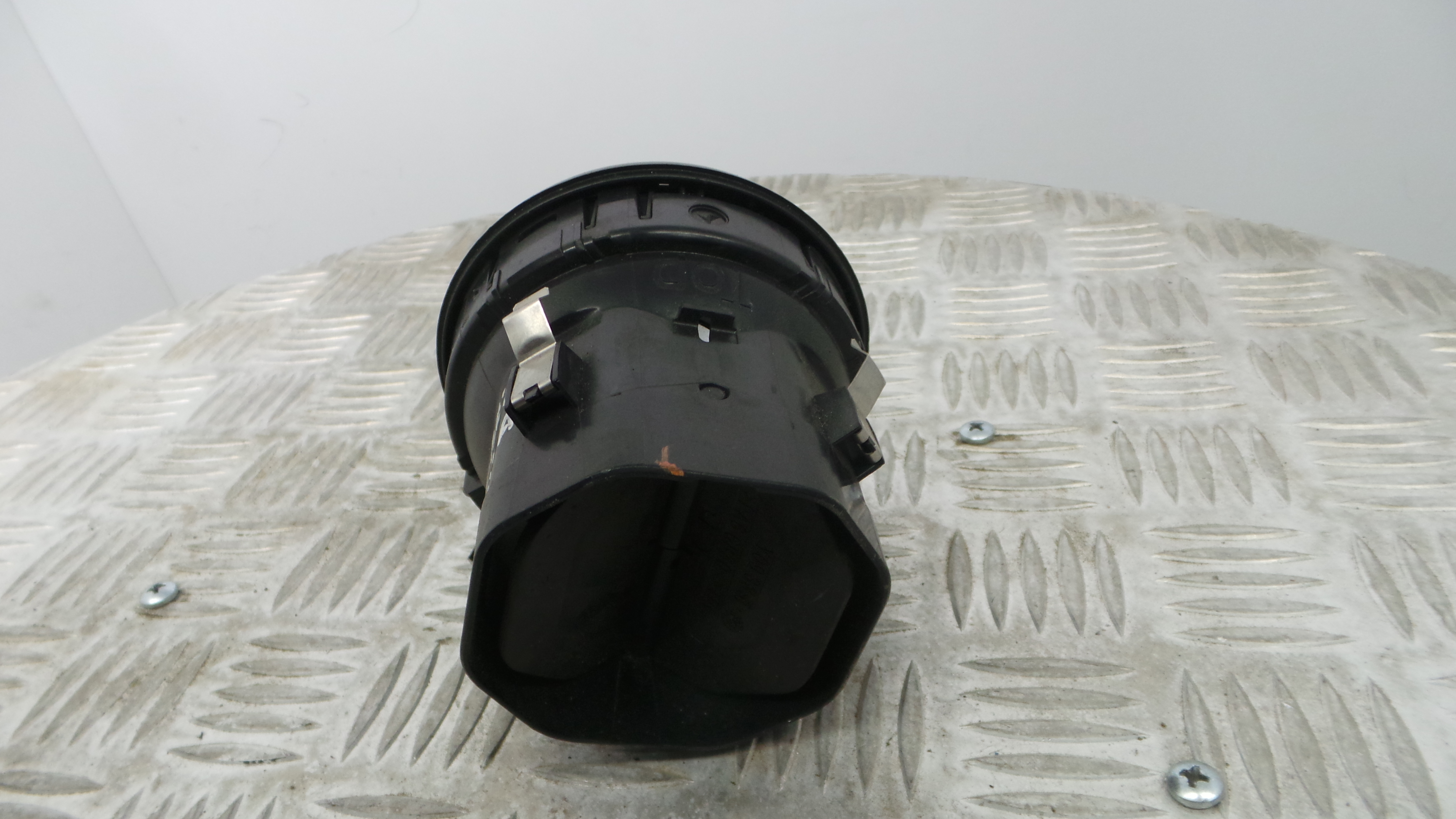 Grelha da Sofagem A1768300754 - MERCEDES-BENZ A-CLASS (W176)-33183551