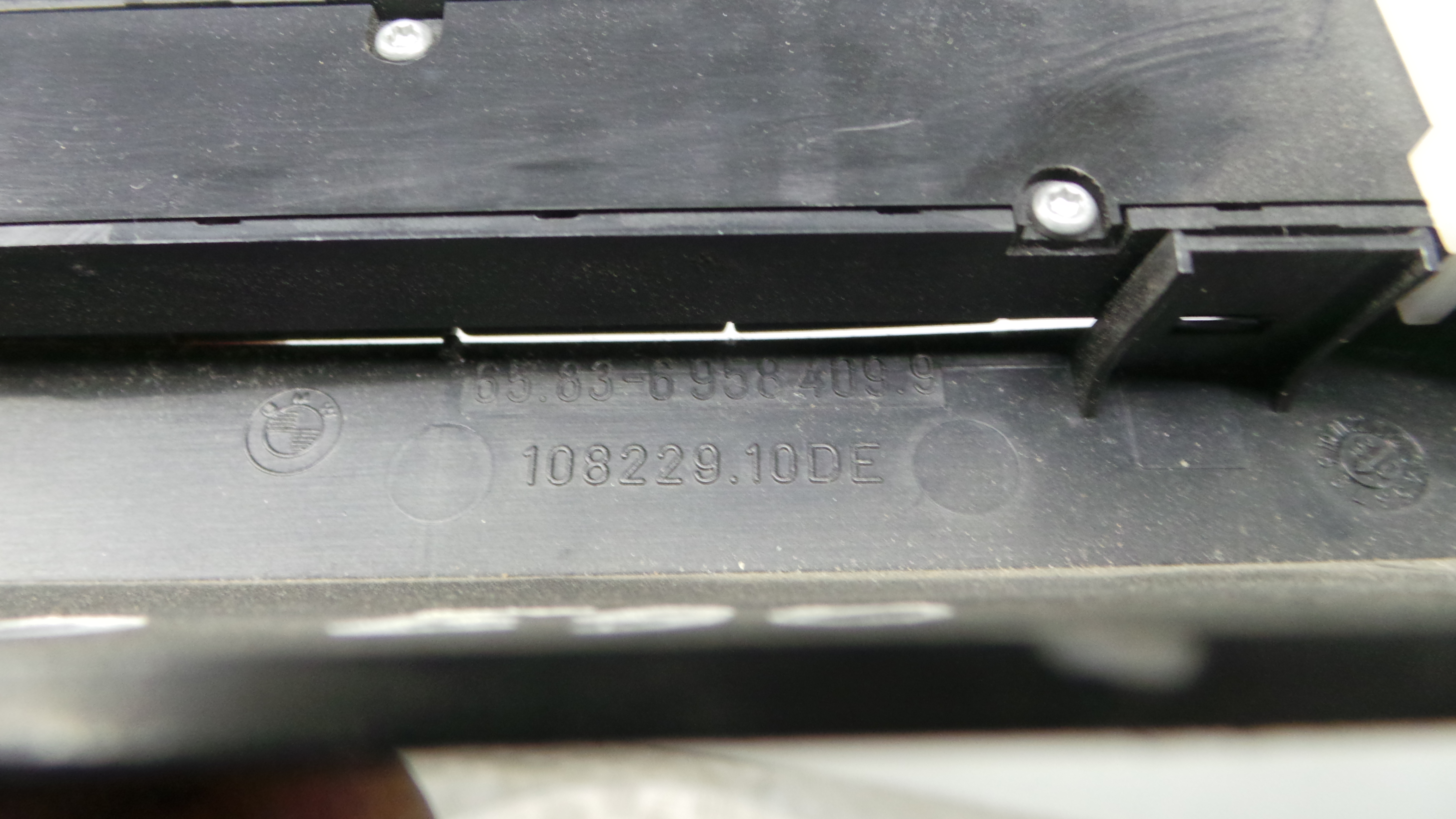 Acessórios para auto rádios 65.83-6958409 - BMW 3 (E90)-33183554