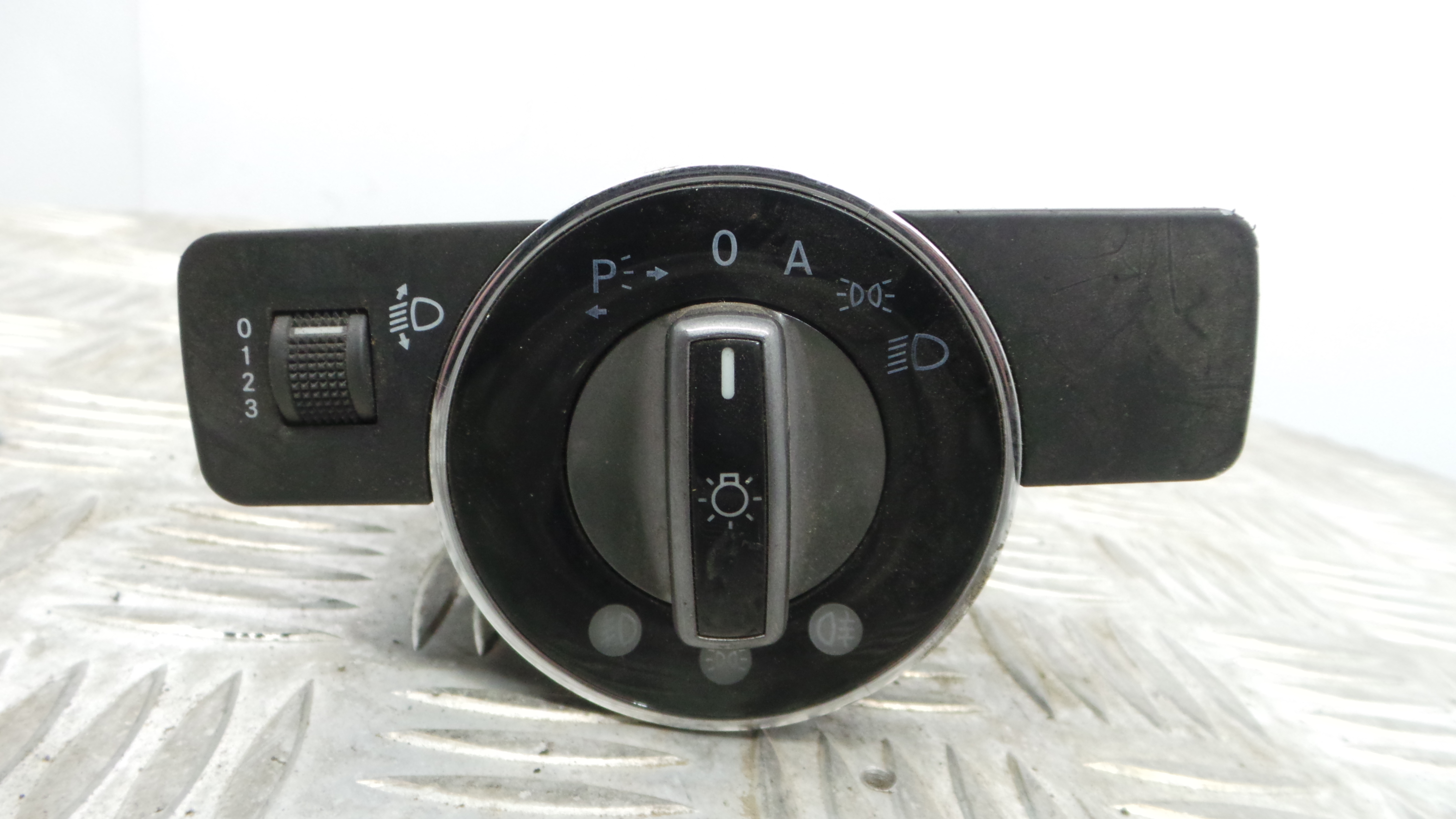 Comando das luzes  A2045451804 - MERCEDES-BENZ C-CLASS (W204)-33183564