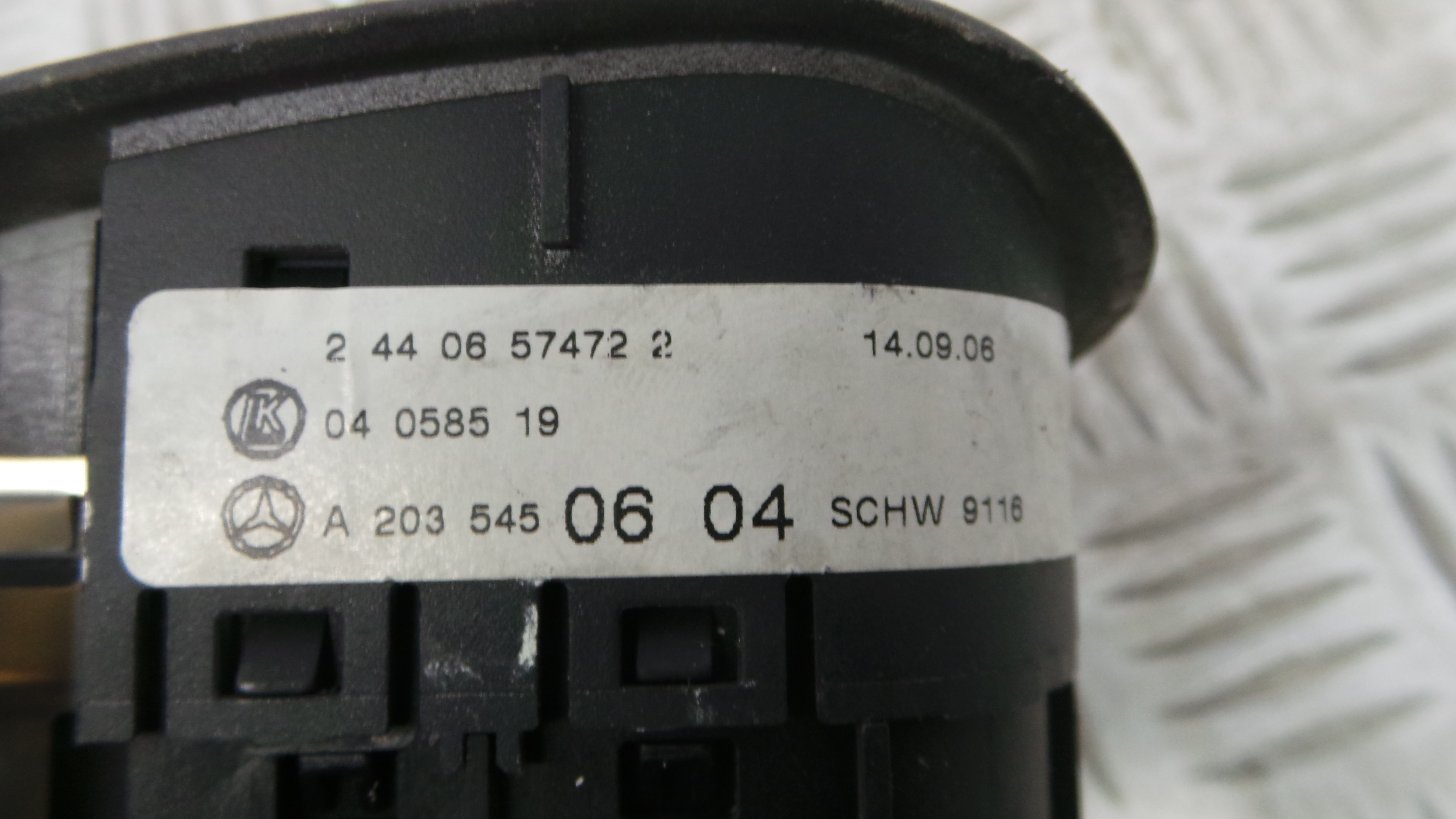 Comando das luzes A2035450604 - MERCEDES-BENZ C-CLASS (W203)-33183573