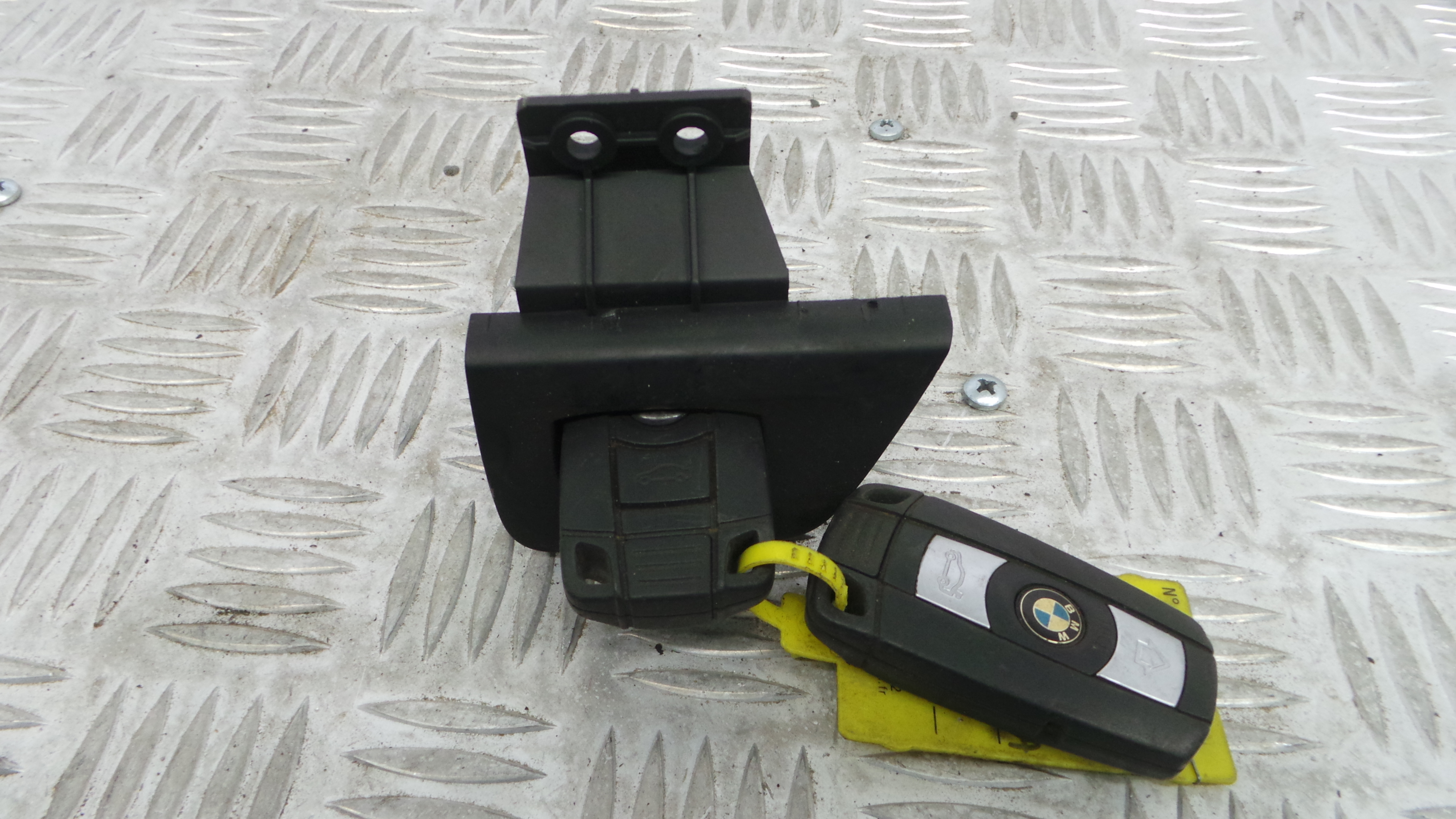 Canhão de ignição 6933708 - BMW 1 (E87)-33183700 Canhão de ignição 6933708 - BMW 1 (E87)-33183700