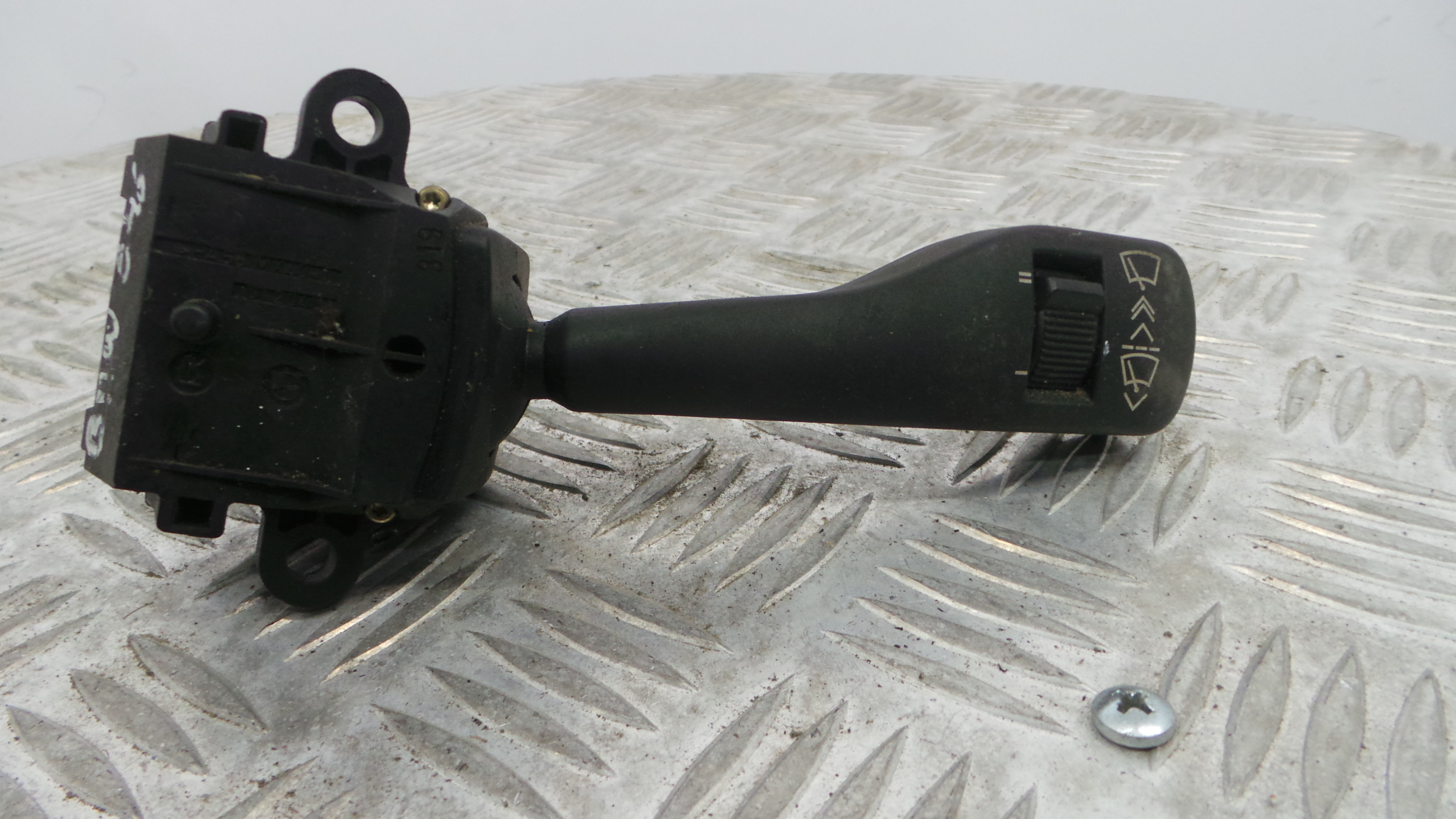 Comando de Limpa Para Brisas 8363664i - BMW 3 (E46)-33183905 Comando de Limpa Para Brisas 8363664i - BMW 3 (E46)-33183905